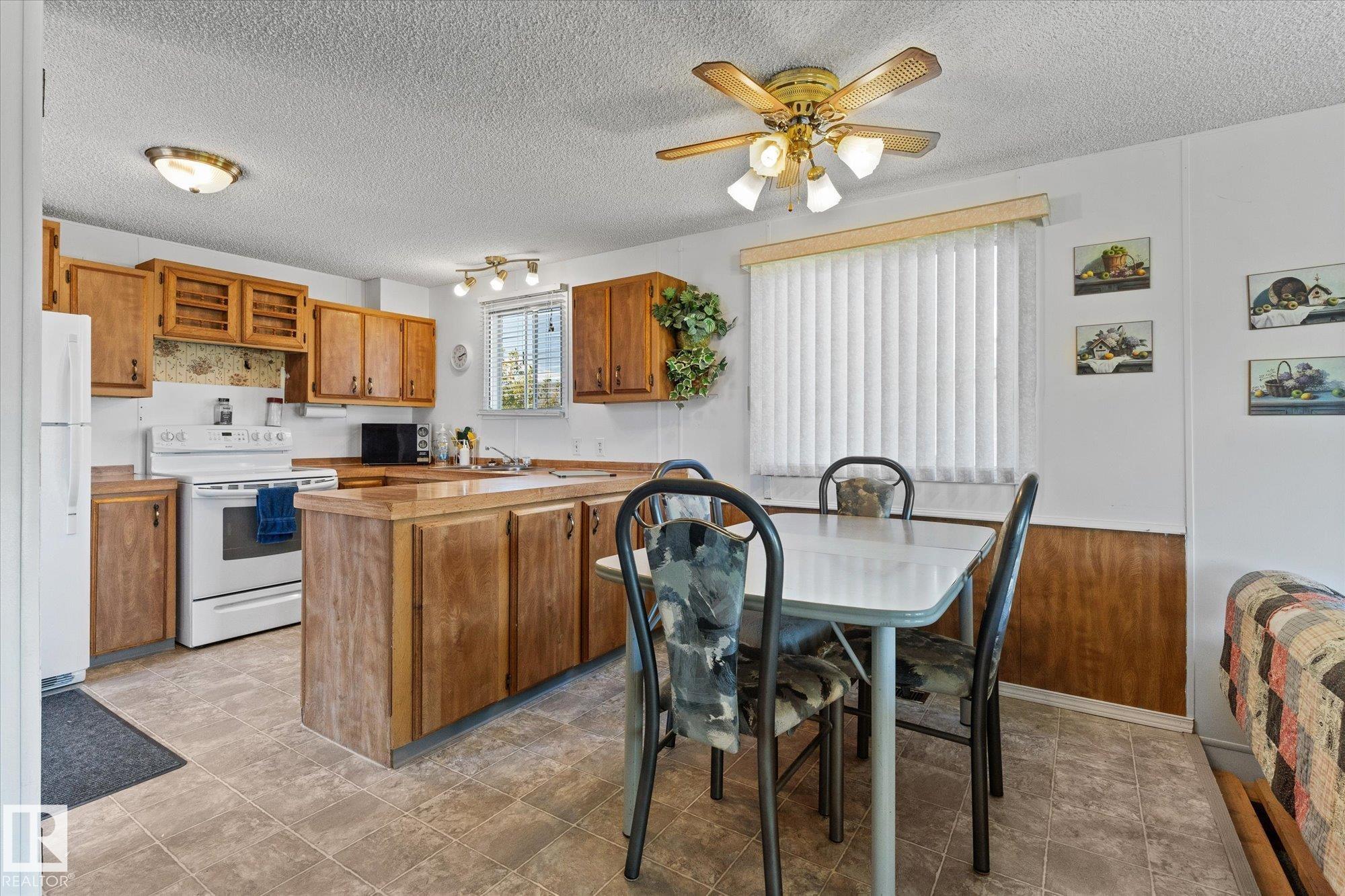 Photo 9 at #4 3401 Ste. Anne Trail, Lakeshore Cove, Rural Lac Ste. Anne County