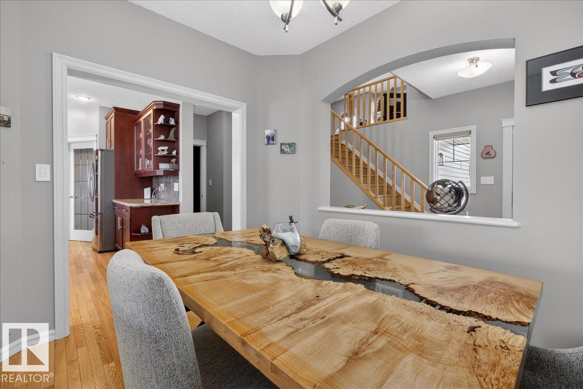 Photo 16 at 942 Chahley Crescent NW, Cameron Heights, Edmonton