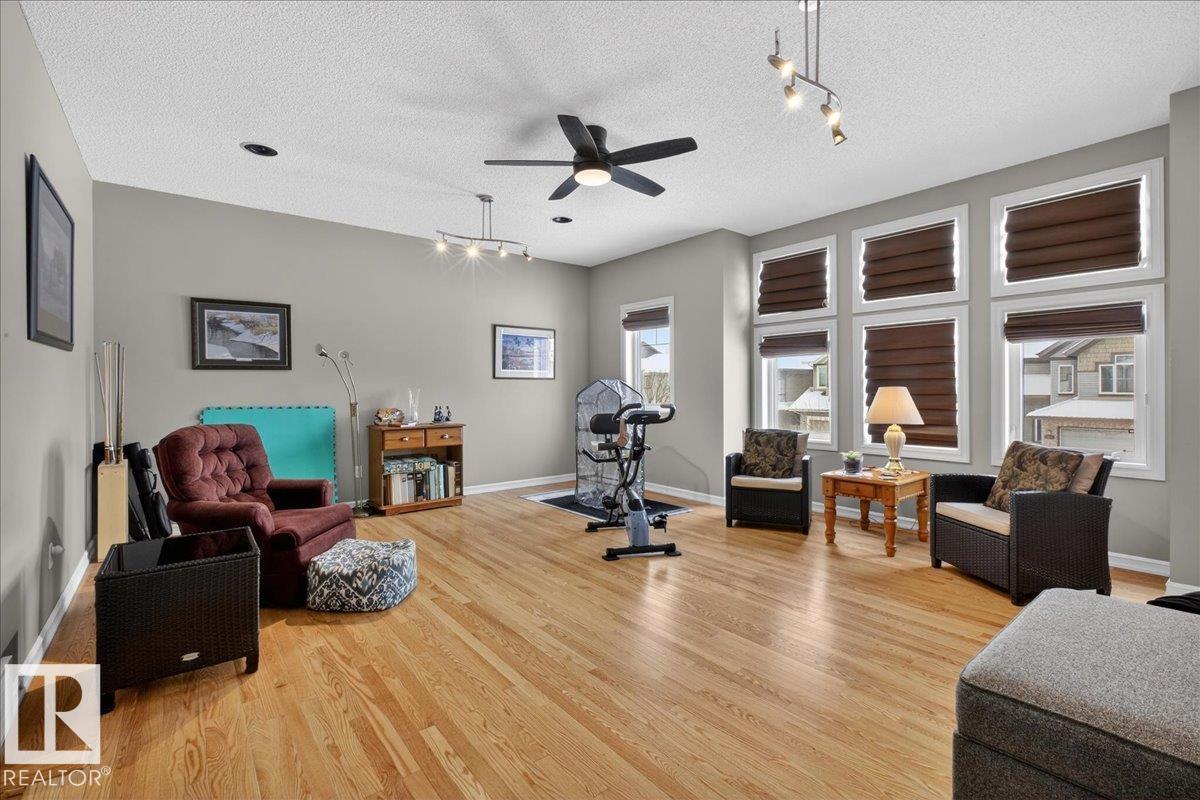 Photo 19 at 942 Chahley Crescent NW, Cameron Heights, Edmonton