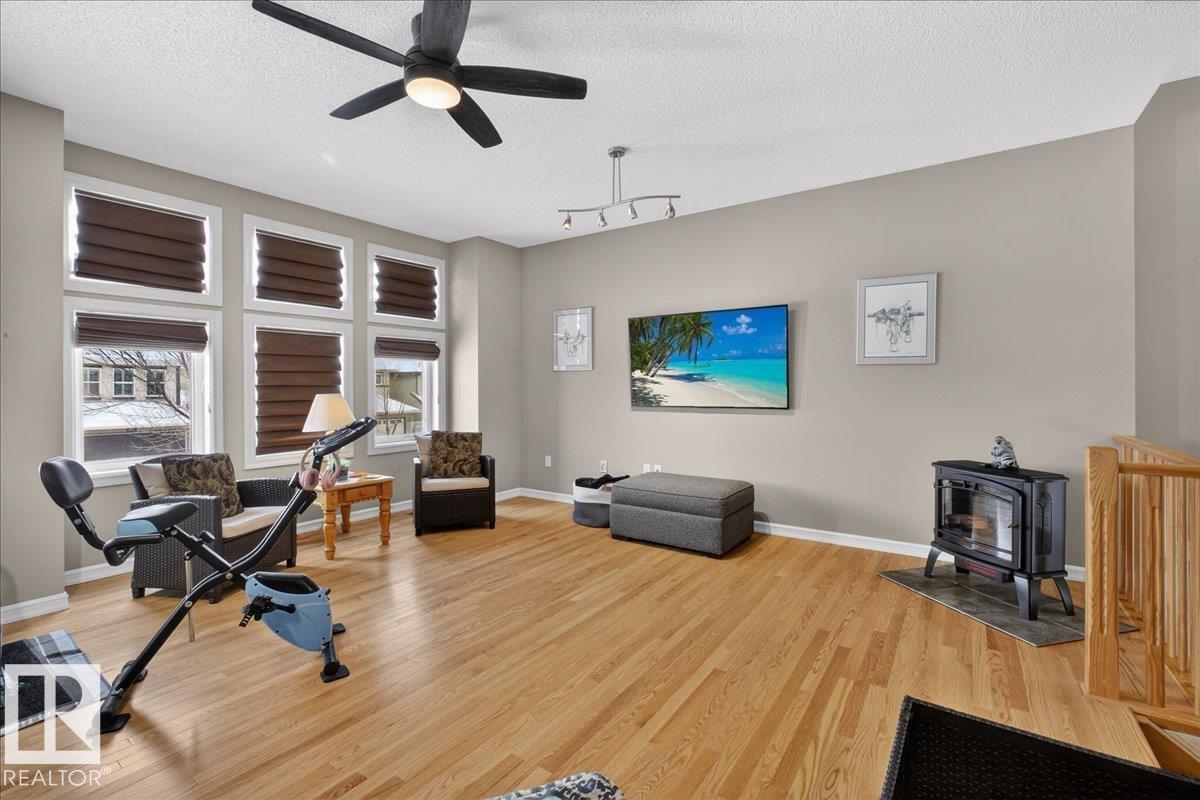 Photo 21 at 942 Chahley Crescent NW, Cameron Heights, Edmonton