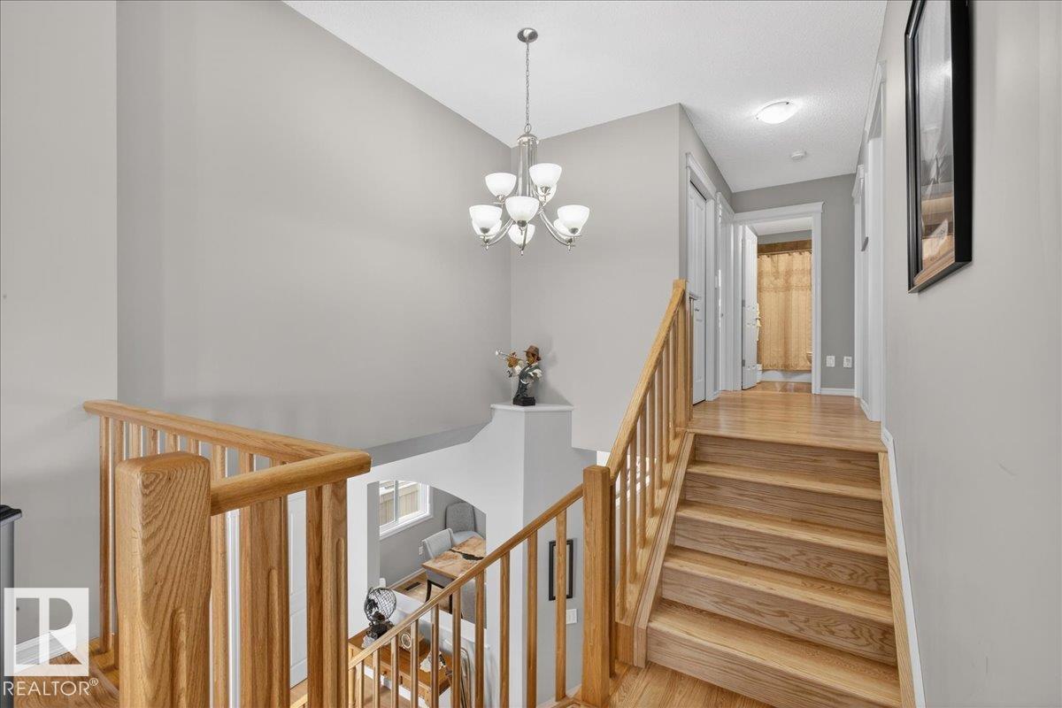 Photo 22 at 942 Chahley Crescent NW, Cameron Heights, Edmonton