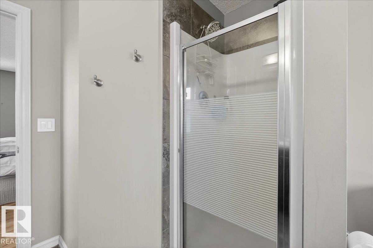 Photo 33 at 942 Chahley Crescent NW, Cameron Heights, Edmonton