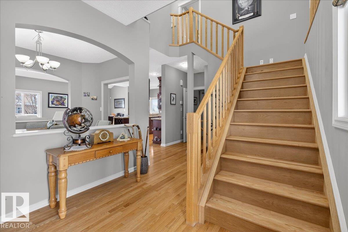 942 Chahley Crescent NW, Cameron Heights, Edmonton