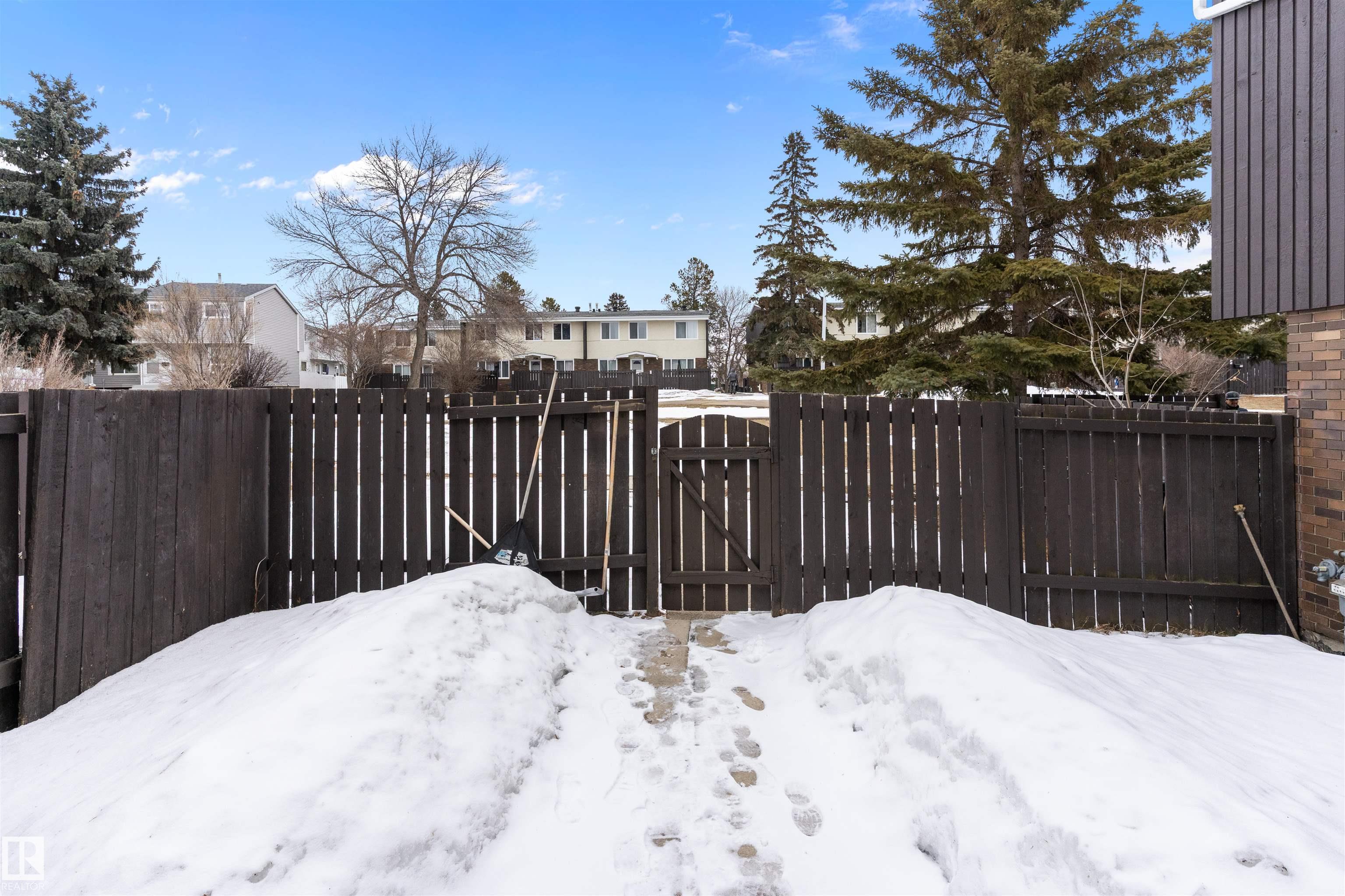 196 Roseland Village NW, Northmount, Edmonton