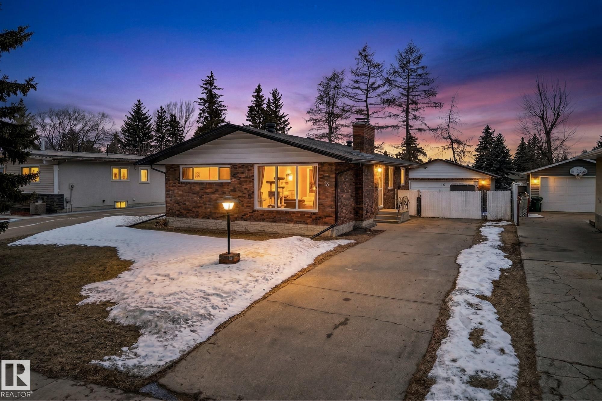 18 Hummingbird Road, Brentwood, Sherwood Park