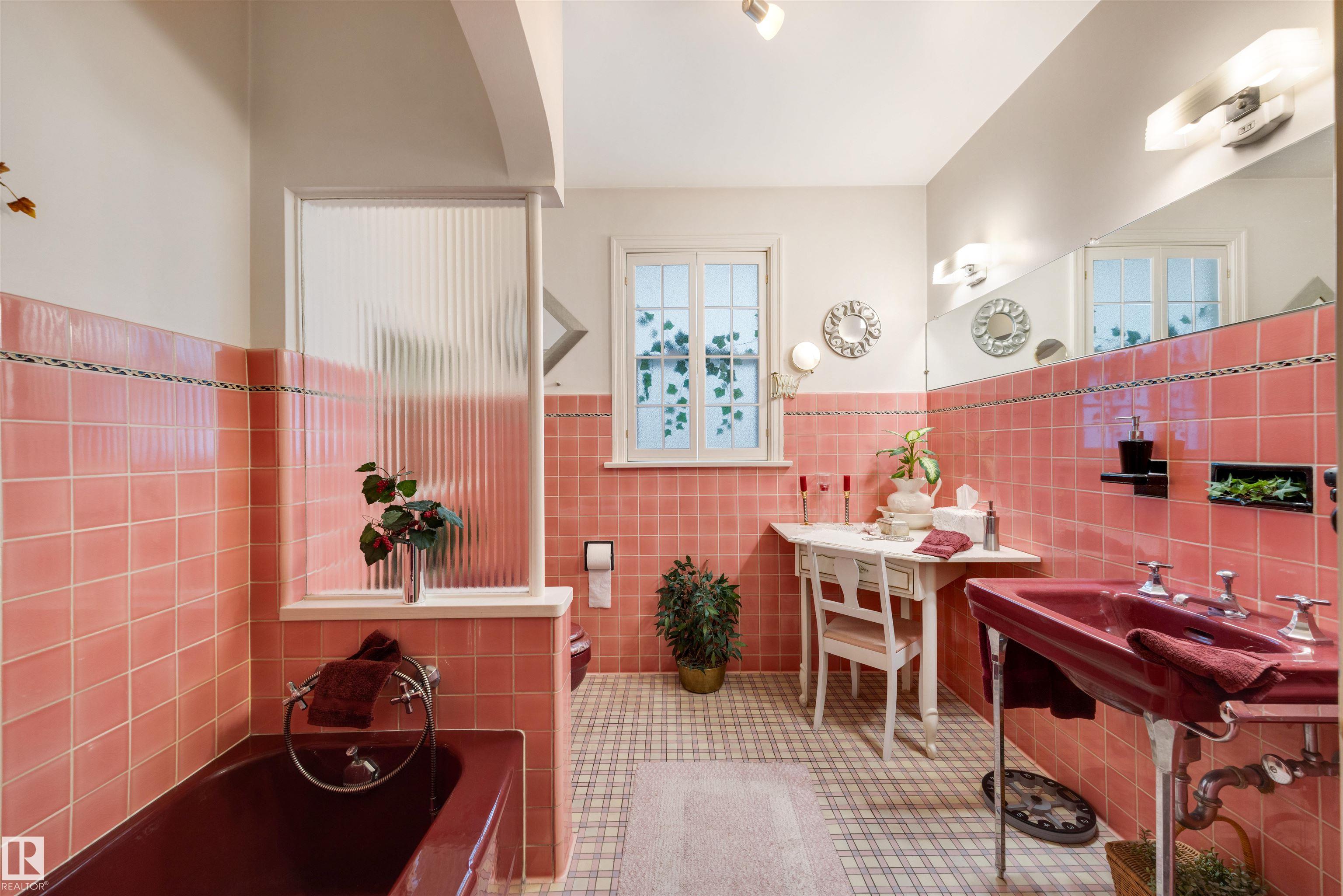 Photo 15 at 13882 Ravine Drive NW, Glenora, Edmonton