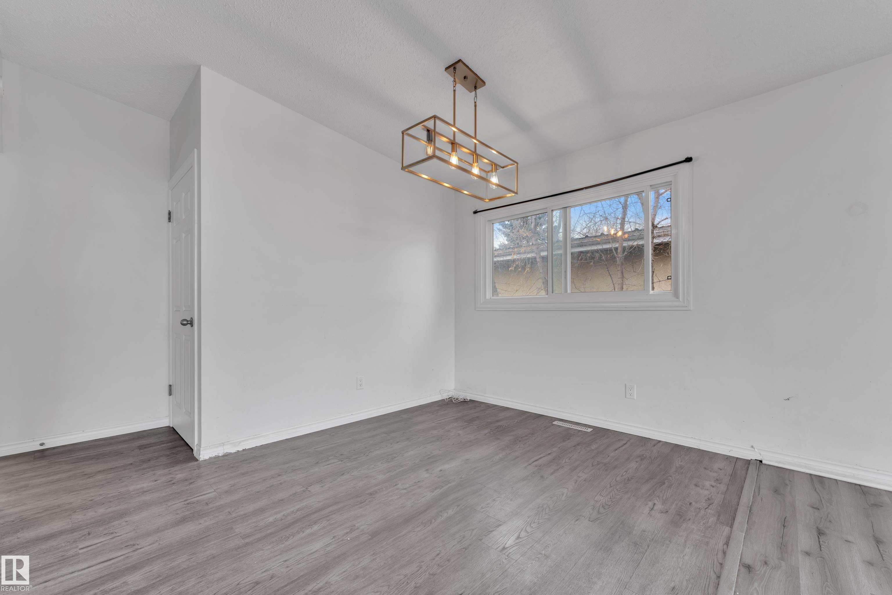 Photo 12 at 11429 39 Avenue NW, Greenfield, Edmonton