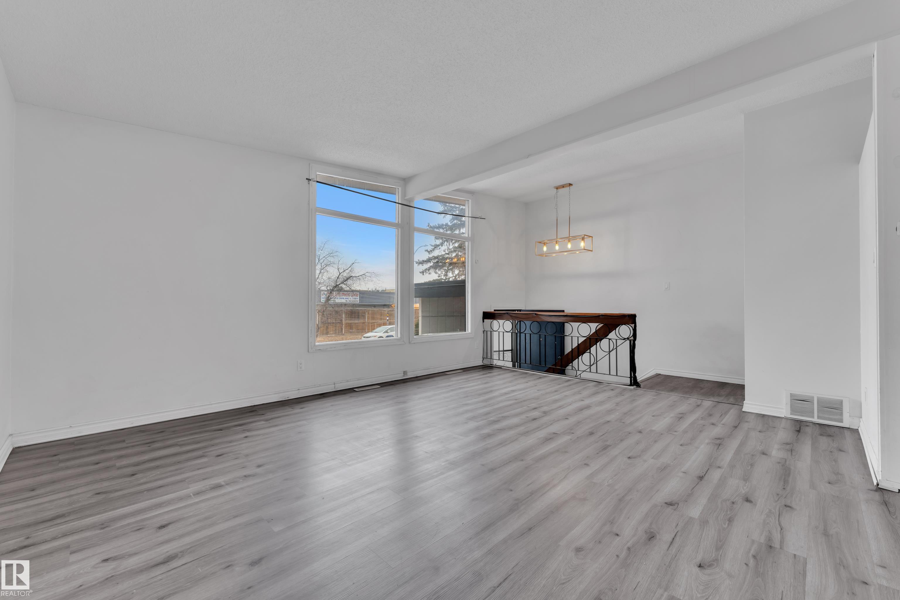 11429 39 Avenue NW, Greenfield, Edmonton