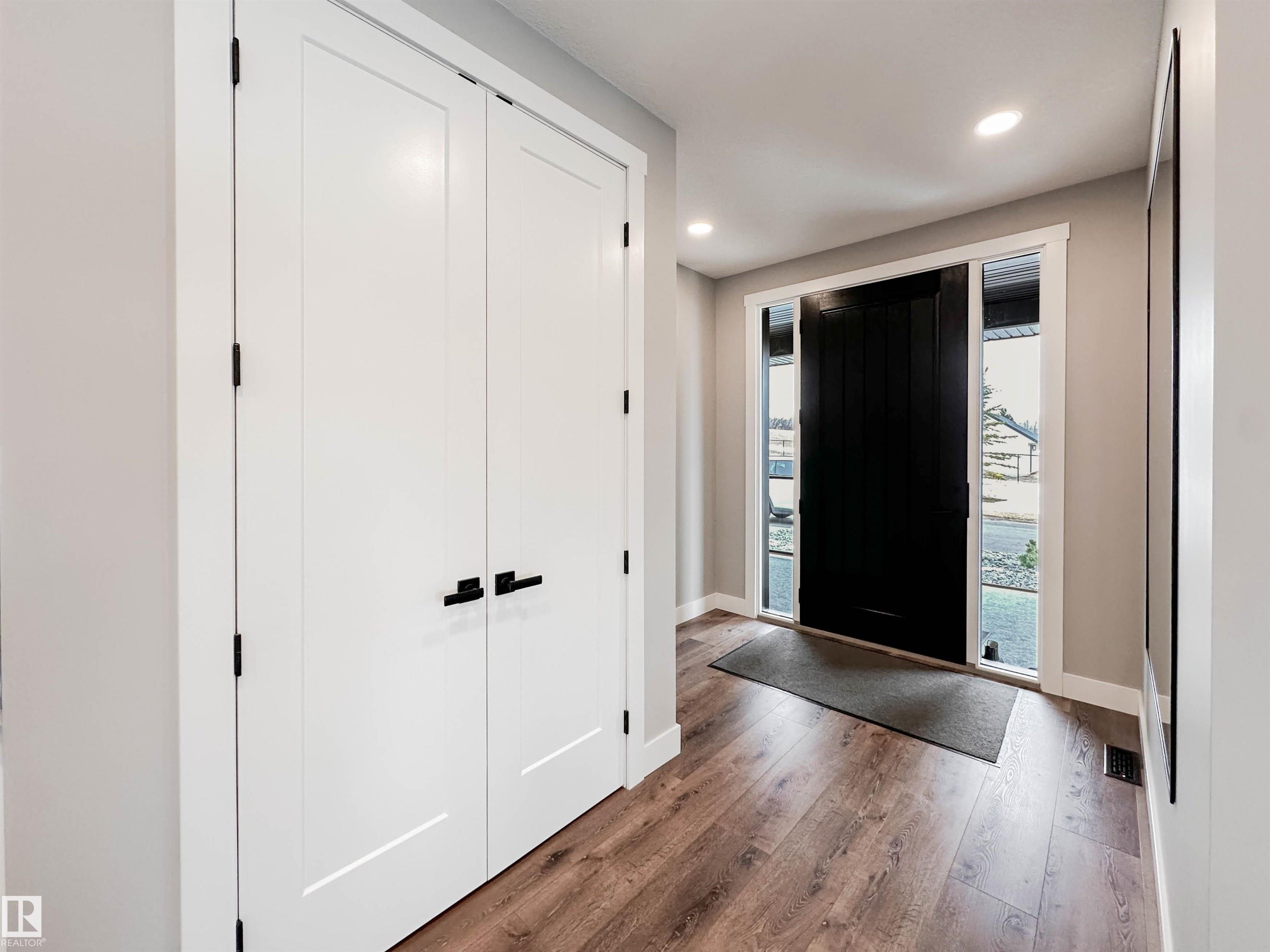 24 - 27320 Twp Road 534, Southview Ridge, Rural Parkland County