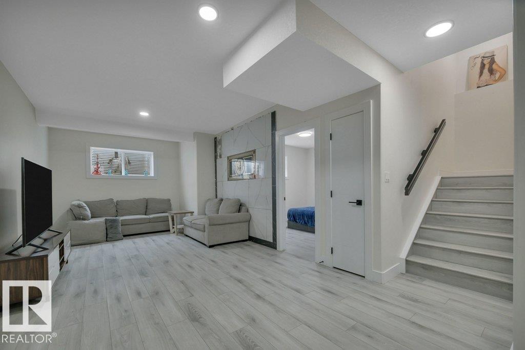 Photo 35 at 1232 Eaton Lane NW, Edgemont, Edmonton