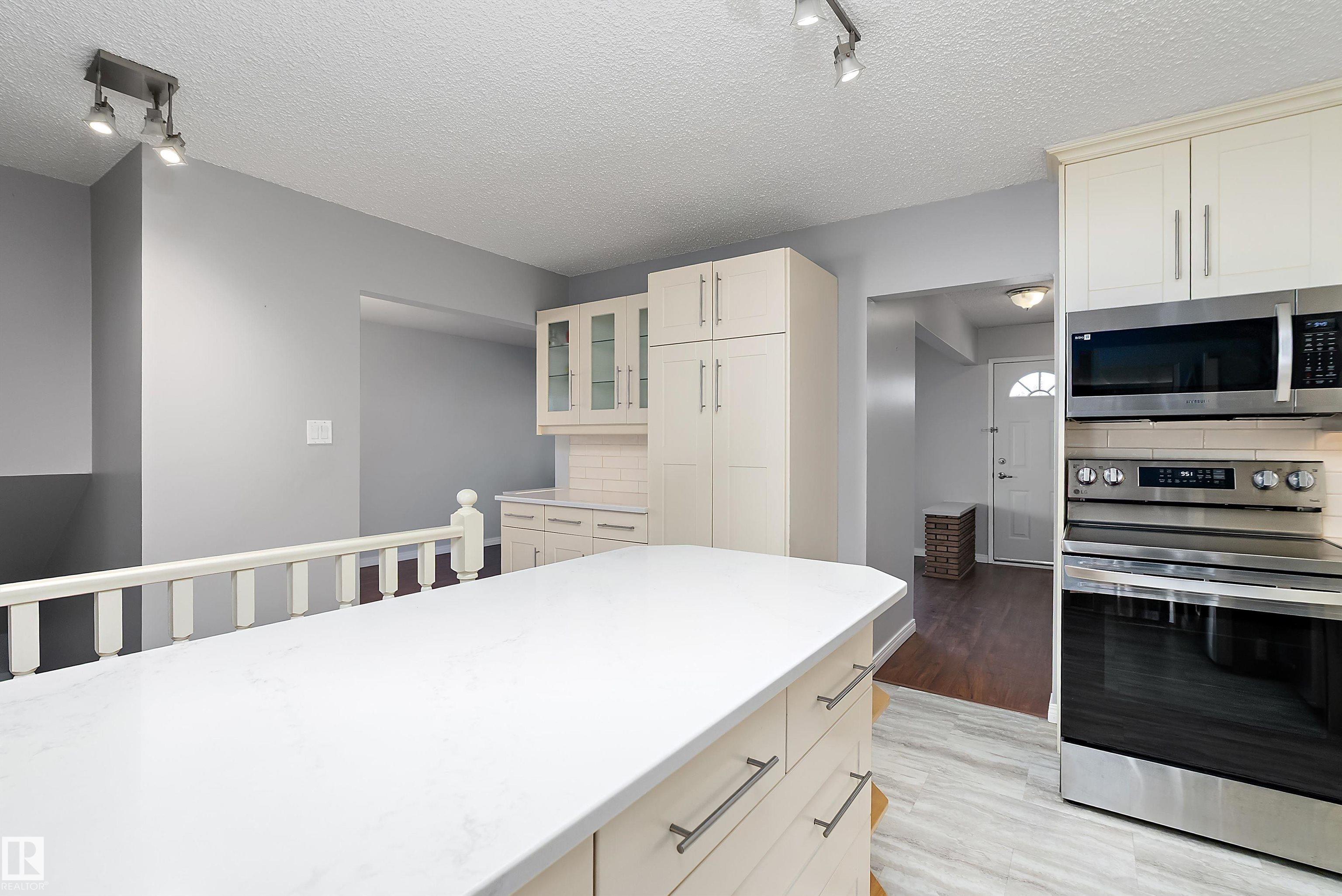 Photo 11 at 7711 132 A Avenue NW, Delwood, Edmonton