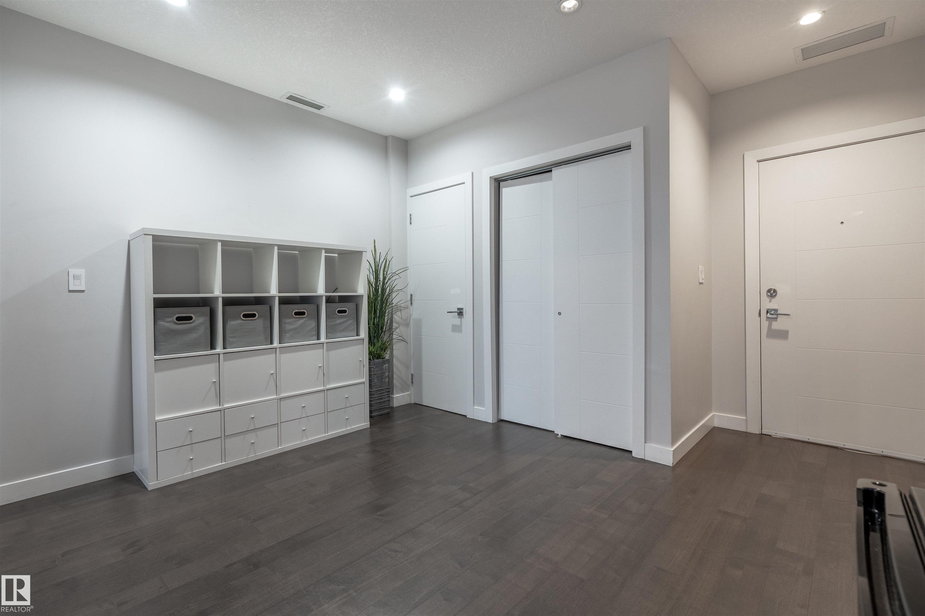 901 - 10238 103 Street NW, Downtown, Edmonton