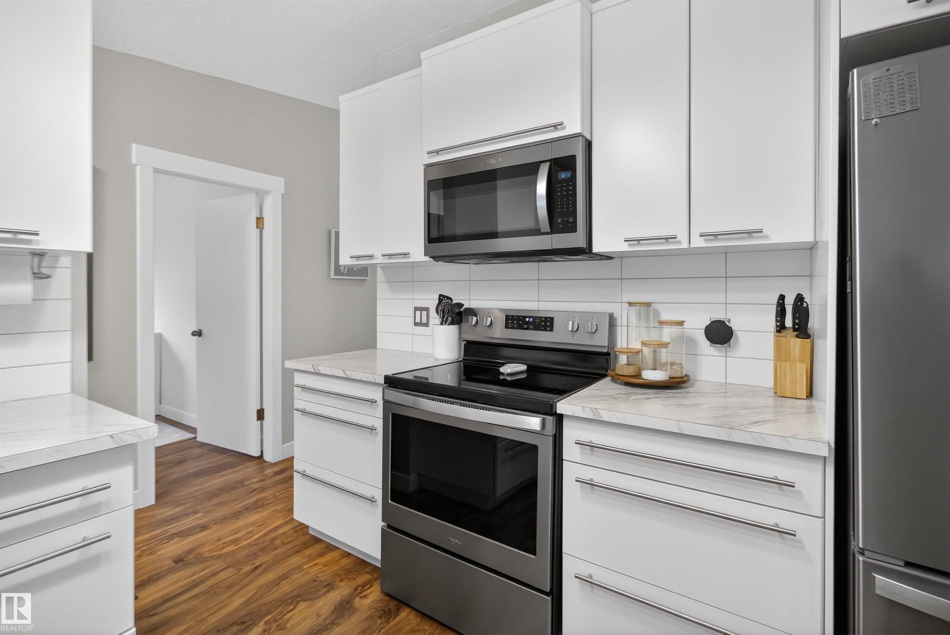 Photo 15 at 15719 89a Avenue NW, Meadowlark Park, Edmonton