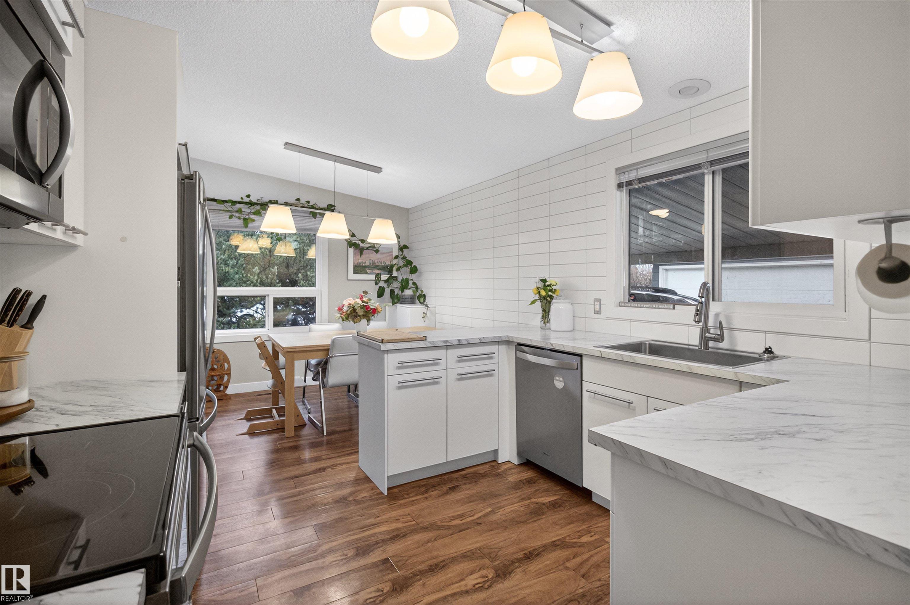 Photo 17 at 15719 89a Avenue NW, Meadowlark Park, Edmonton