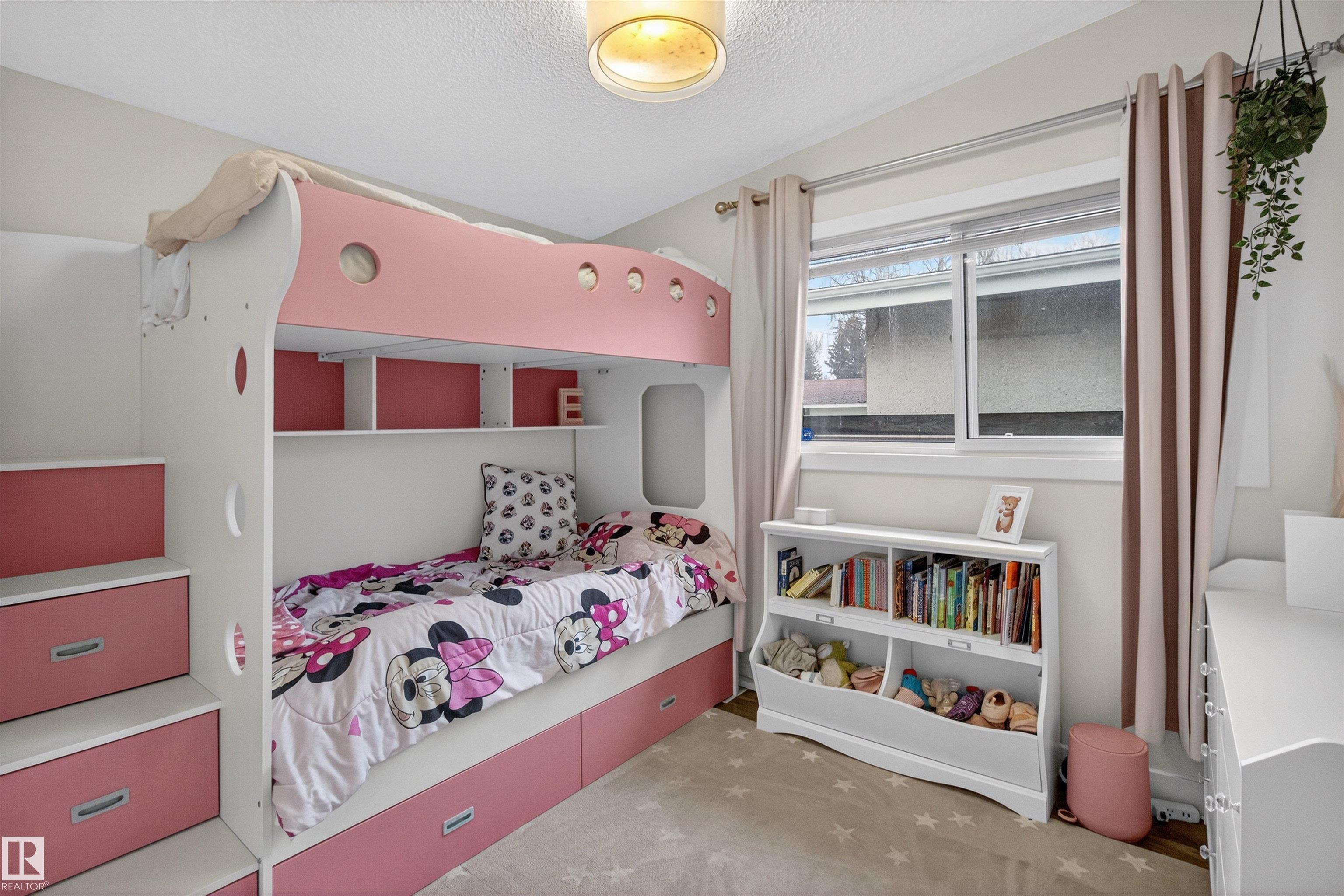 Photo 18 at 15719 89a Avenue NW, Meadowlark Park, Edmonton