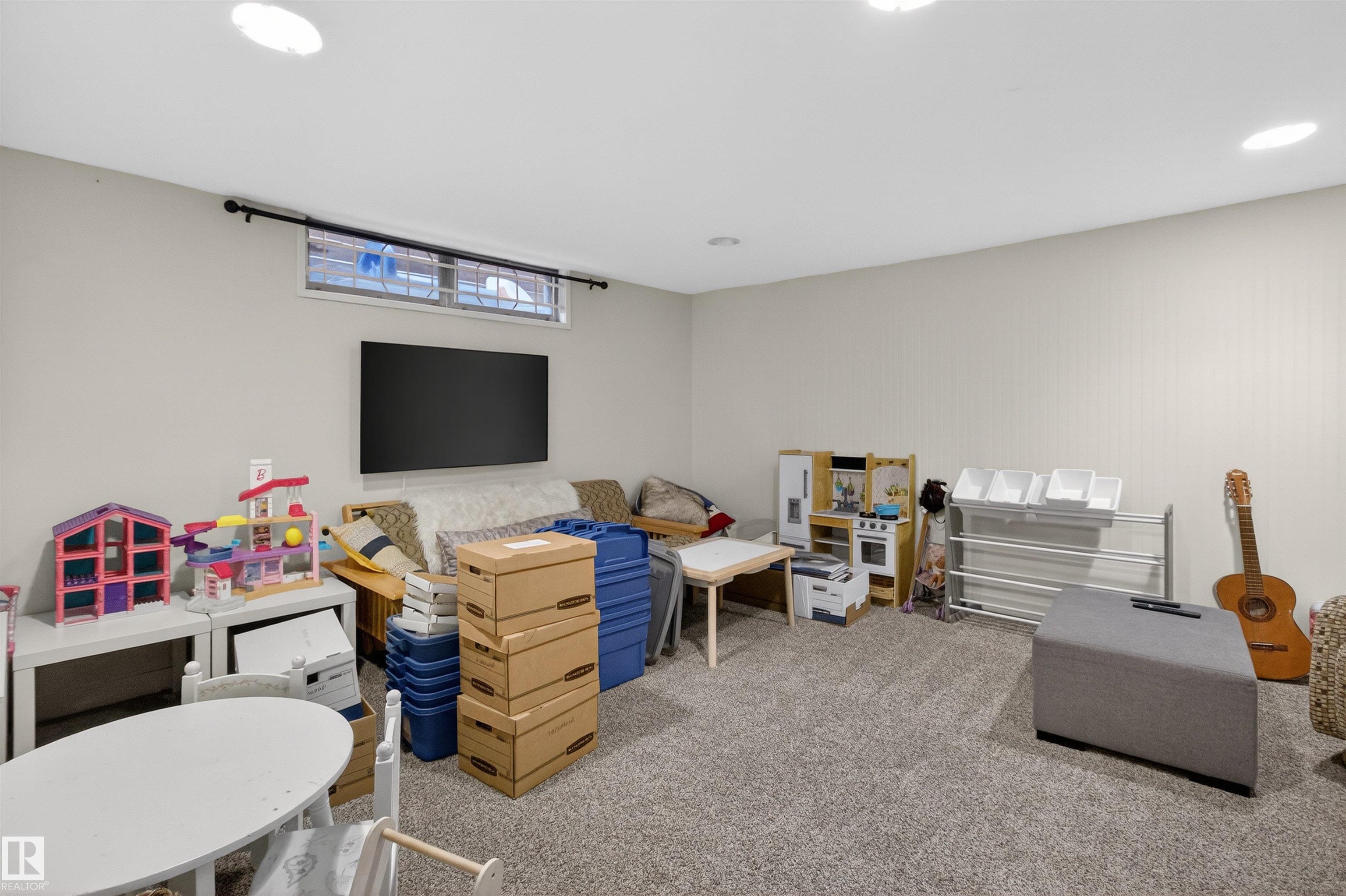 Photo 27 at 15719 89a Avenue NW, Meadowlark Park, Edmonton