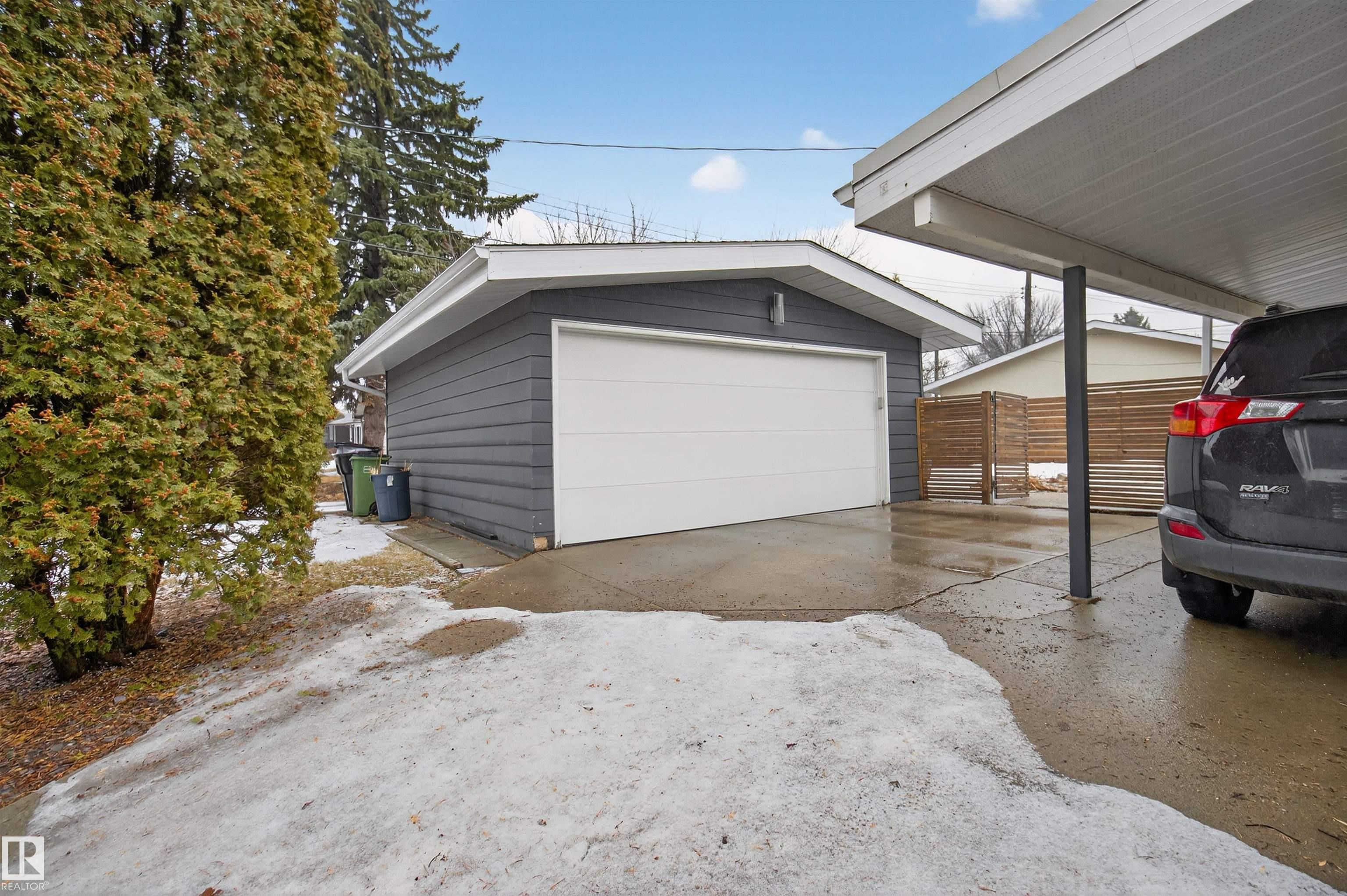 Photo 42 at 15719 89a Avenue NW, Meadowlark Park, Edmonton