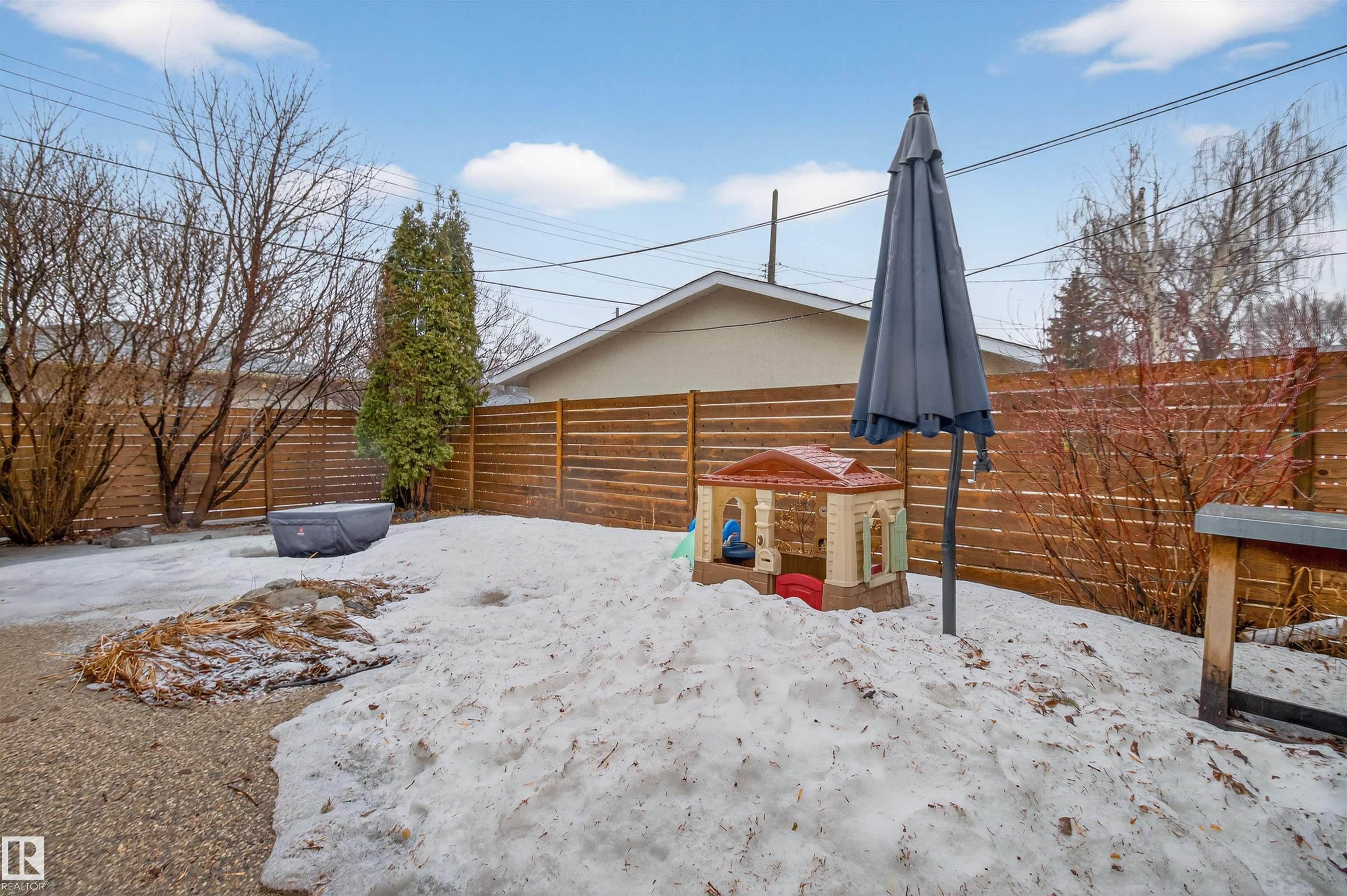 Photo 44 at 15719 89a Avenue NW, Meadowlark Park, Edmonton
