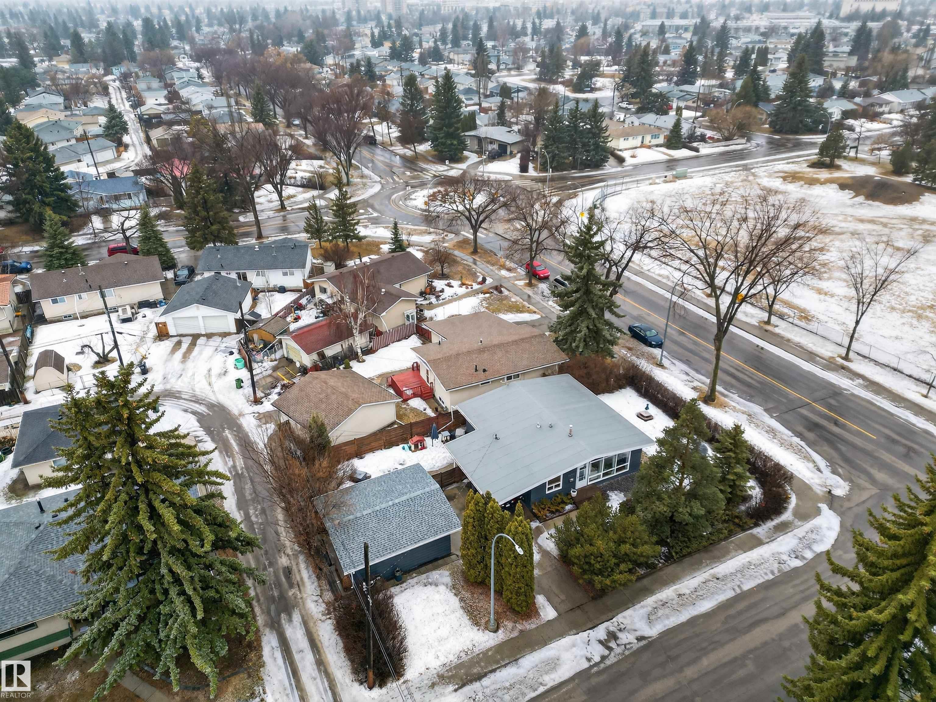 Photo 52 at 15719 89a Avenue NW, Meadowlark Park, Edmonton