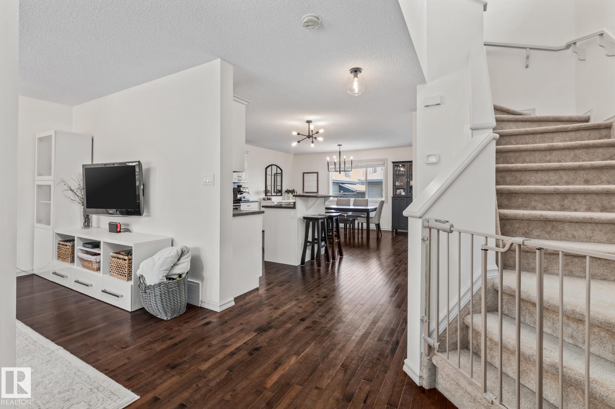 Picture for 1133 35A AV NW