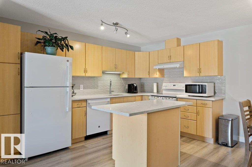 Photo 12 at 224 - 78A Mckenney Avenue, Mission, St. Albert