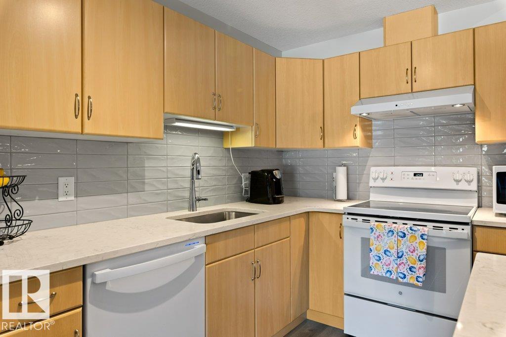 Photo 13 at 224 - 78A Mckenney Avenue, Mission, St. Albert