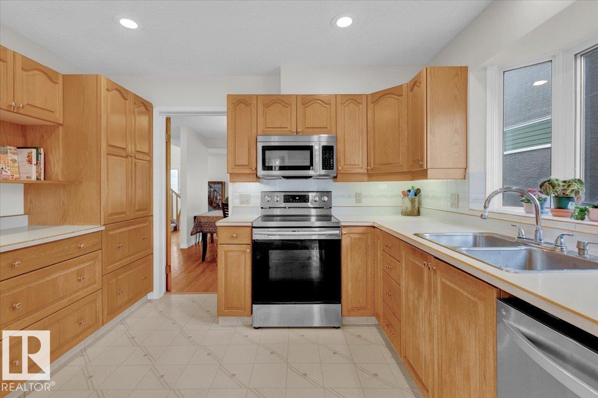 Photo 15 at 9615 101 Street NW, Rossdale, Edmonton