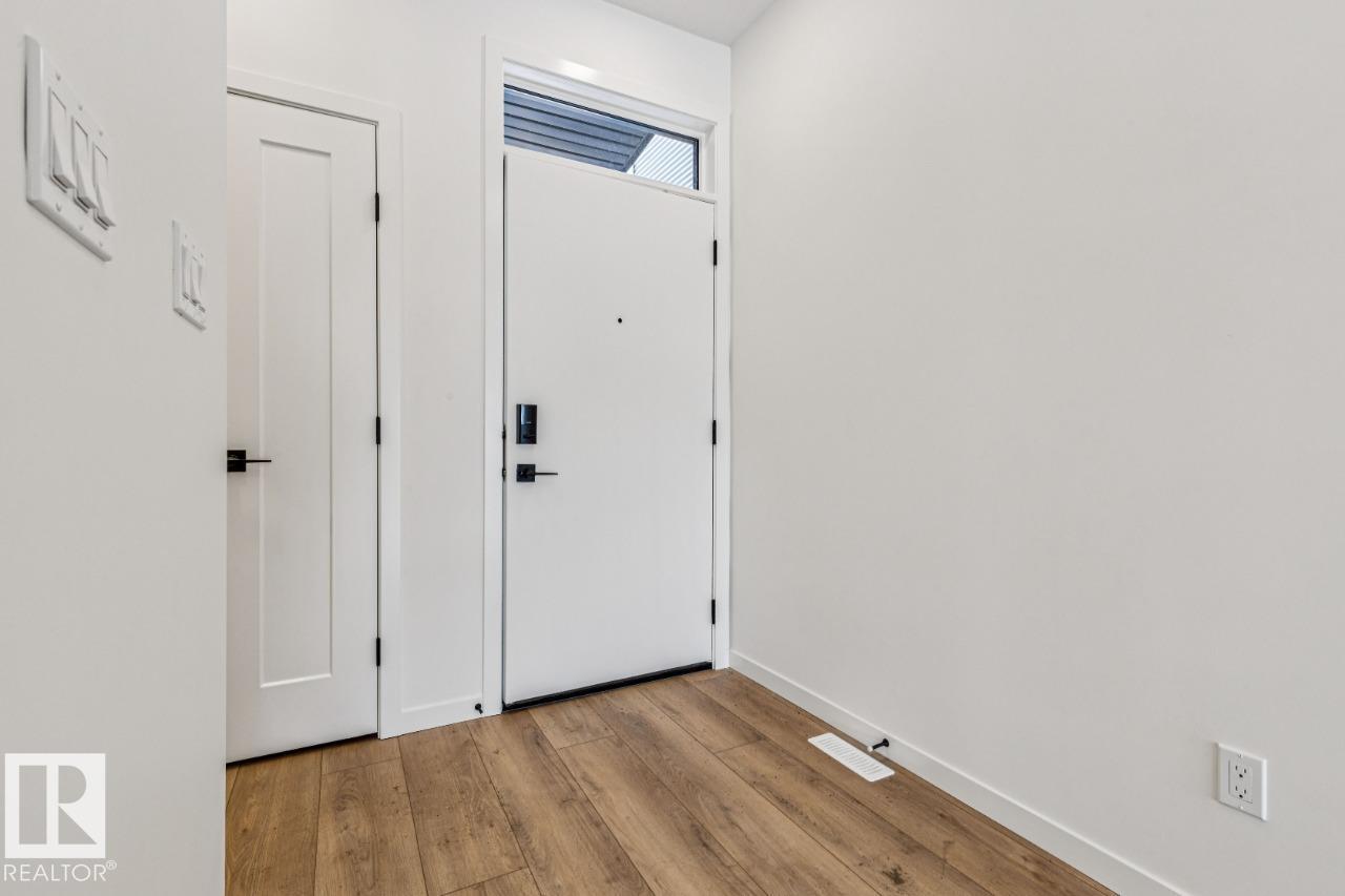 324 30 Street SW, Alces, Edmonton