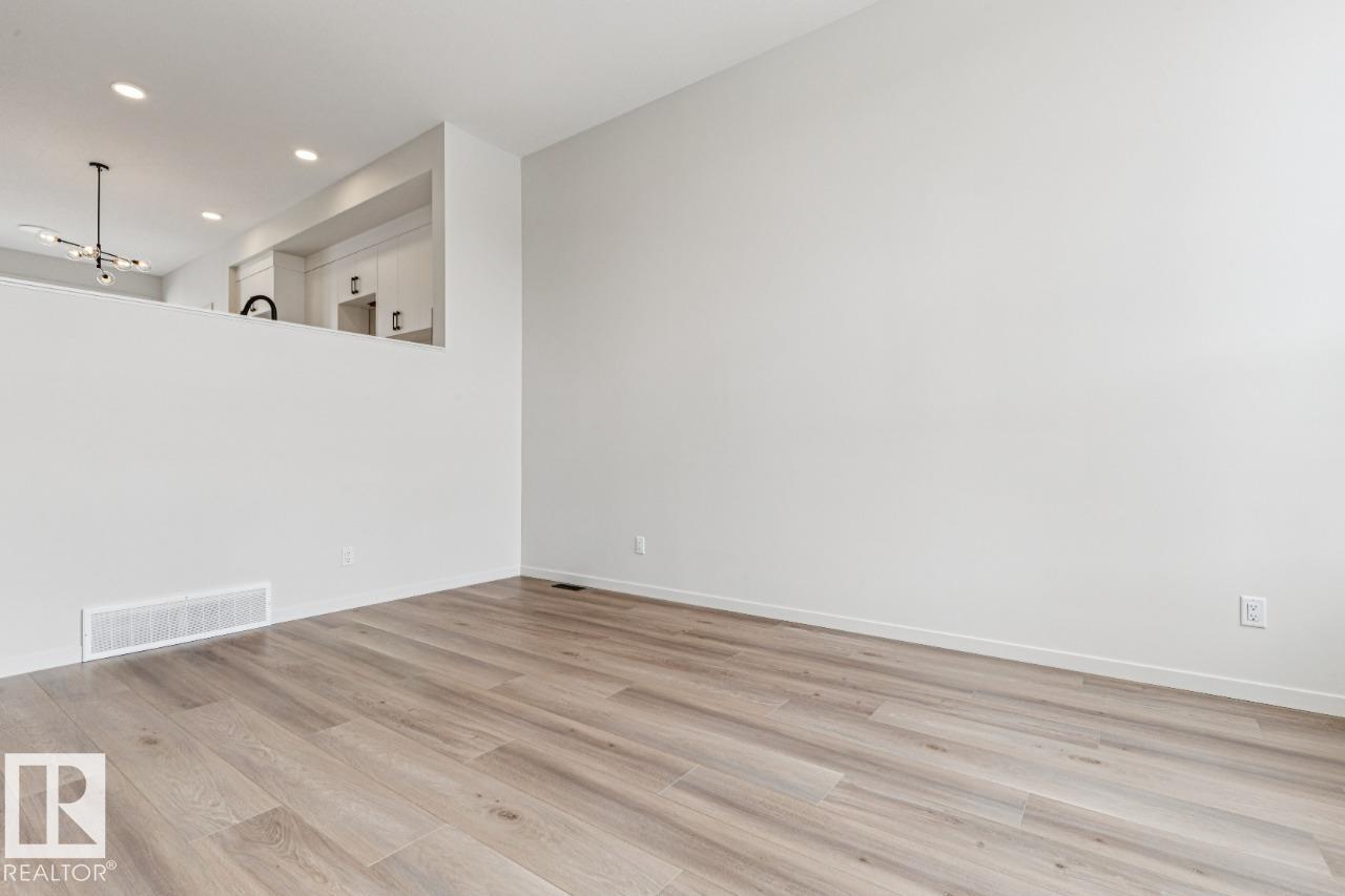 319 30 Street SW, Alces, Edmonton