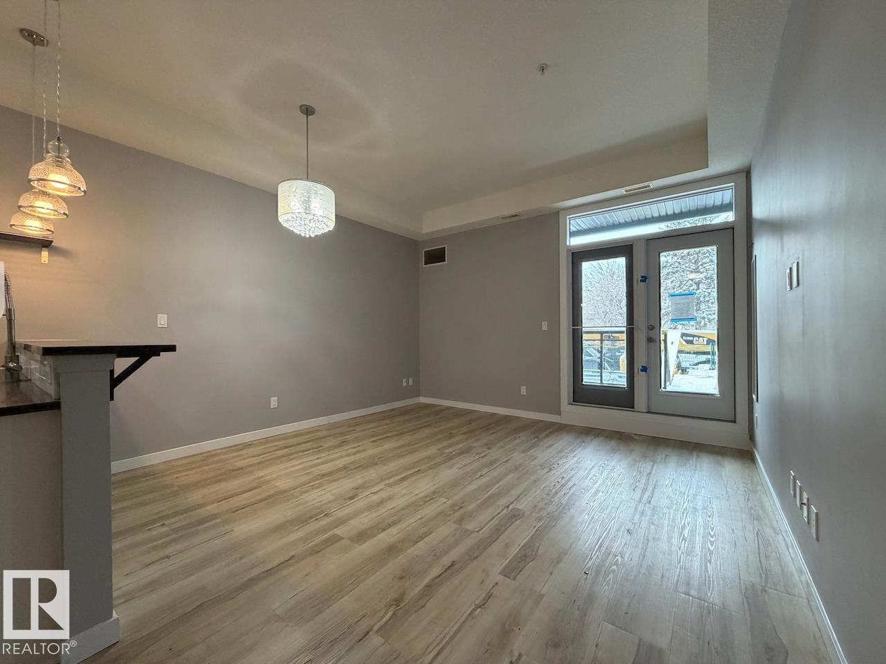 https://zimg.paragon.ice.com/ParagonImages/Property/PM/RAE/225392254/8/0/0/3c084be95b5110aaf9b53f5e808d26c6/1/e0fc64ce888c954d6f1598643954bac8/225392254-064A1327-8640-4F55-8B76-A357D6782EA2.JPG