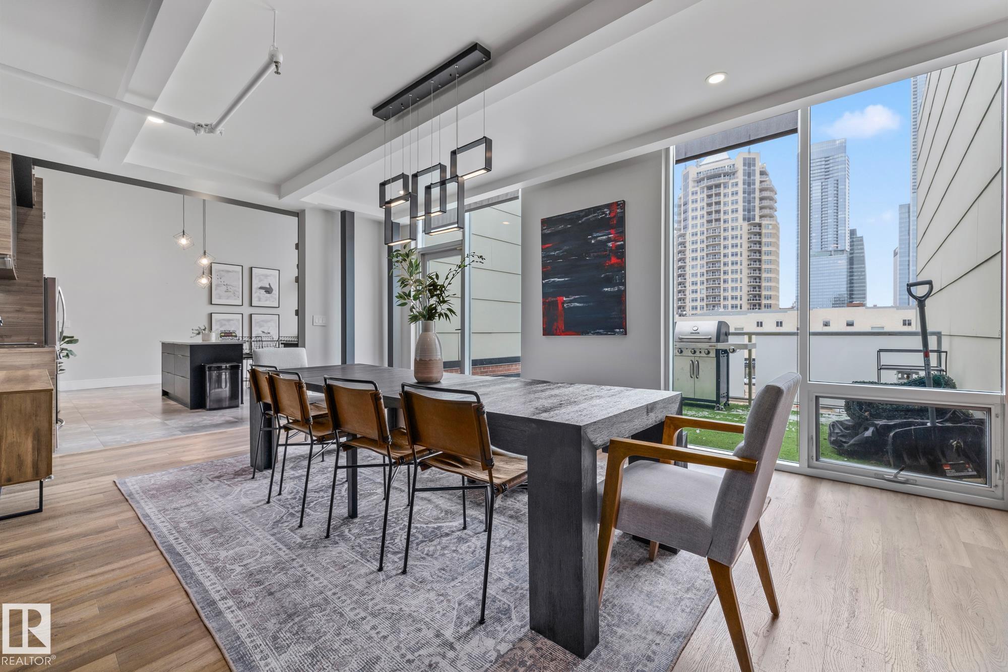 https://zimg.paragon.ice.com/ParagonImages/Property/PM/RAE/225392263/20/0/0/115f02e561ad34fb4b16a9cbdb013fb2/1/1beeb91499de0a36a2b4d5210e416df0/225392263-bae58423-635d-4add-866e-7bbcd154c93f.JPG