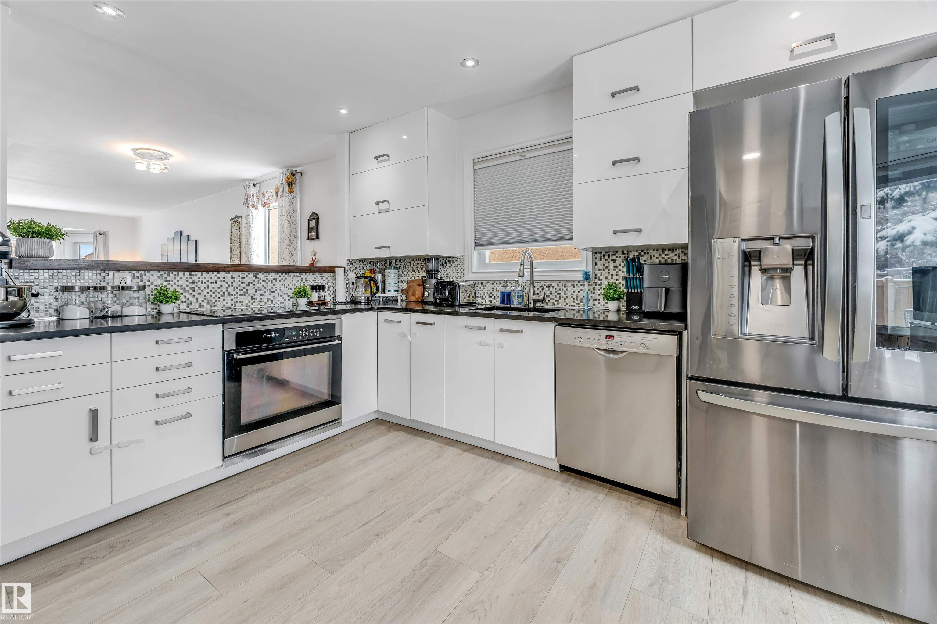 Picture for 18403 55 AV NW