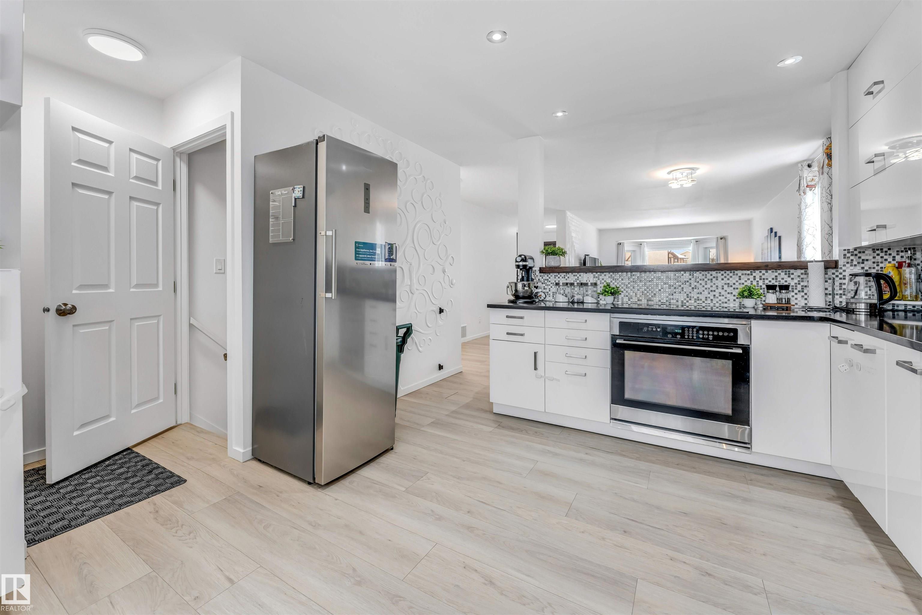 Picture for 18403 55 AV NW