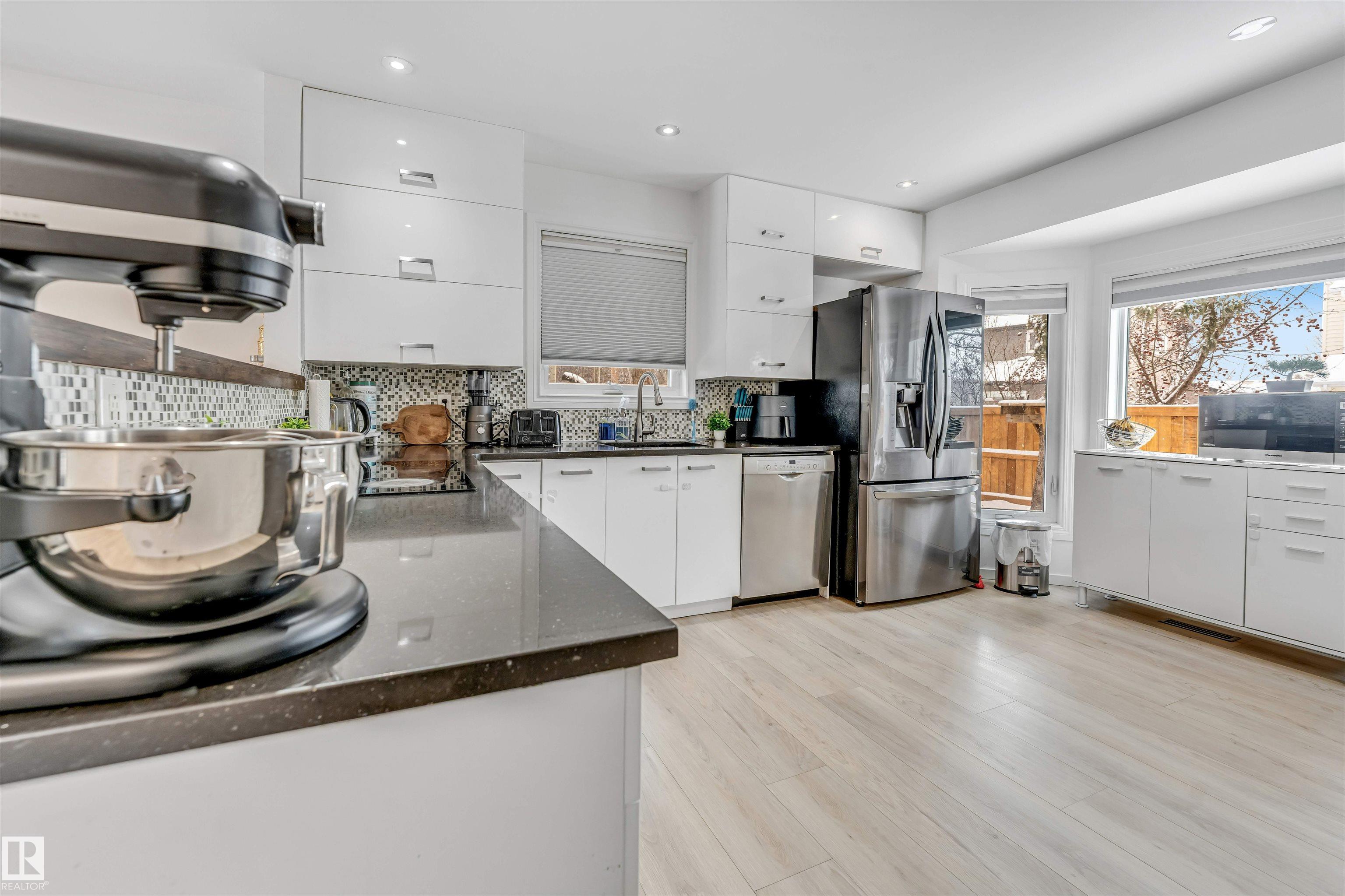 Picture for 18403 55 AV NW