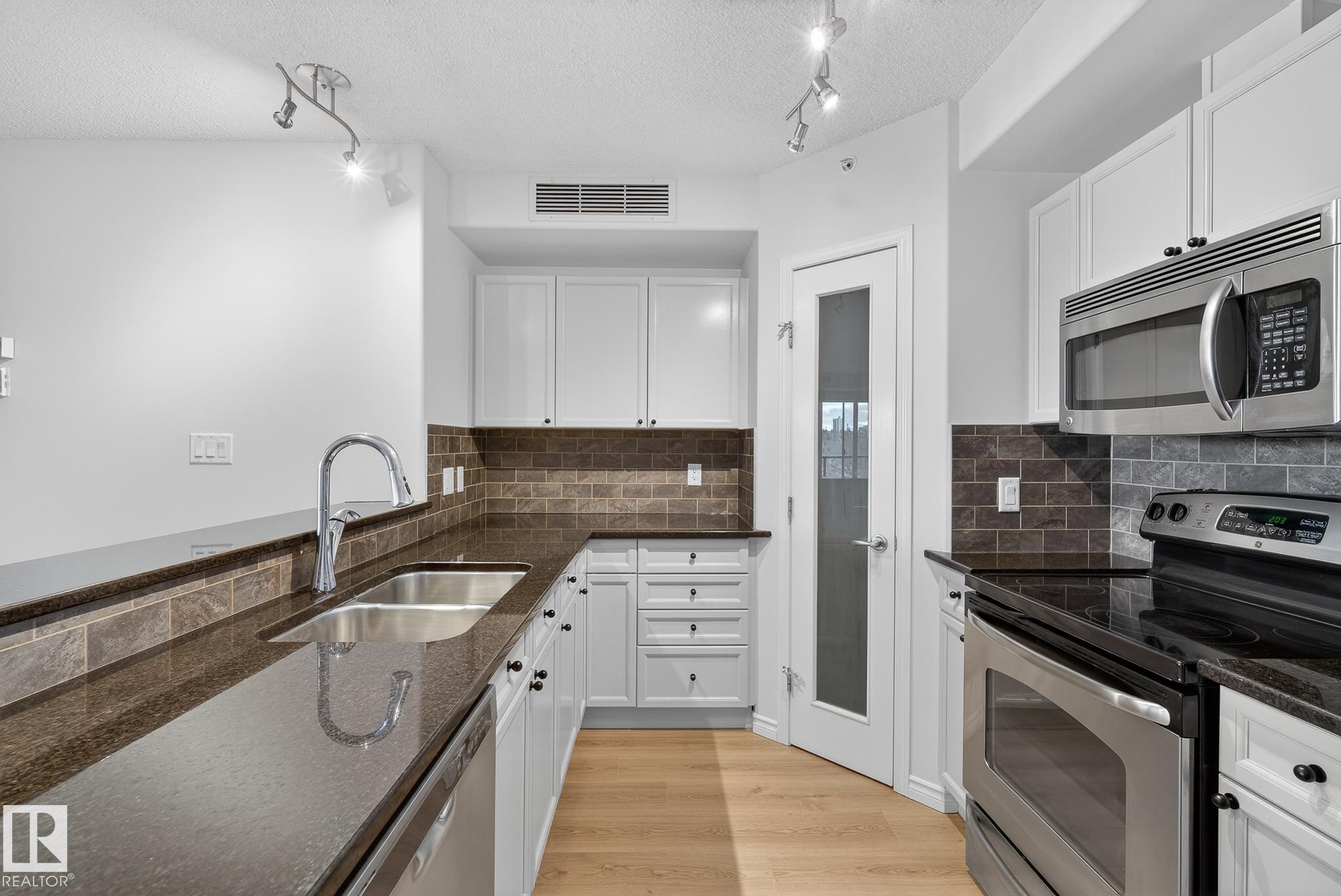 Photo 17 at 203 - 9707 106 Street NW, Downtown, Edmonton