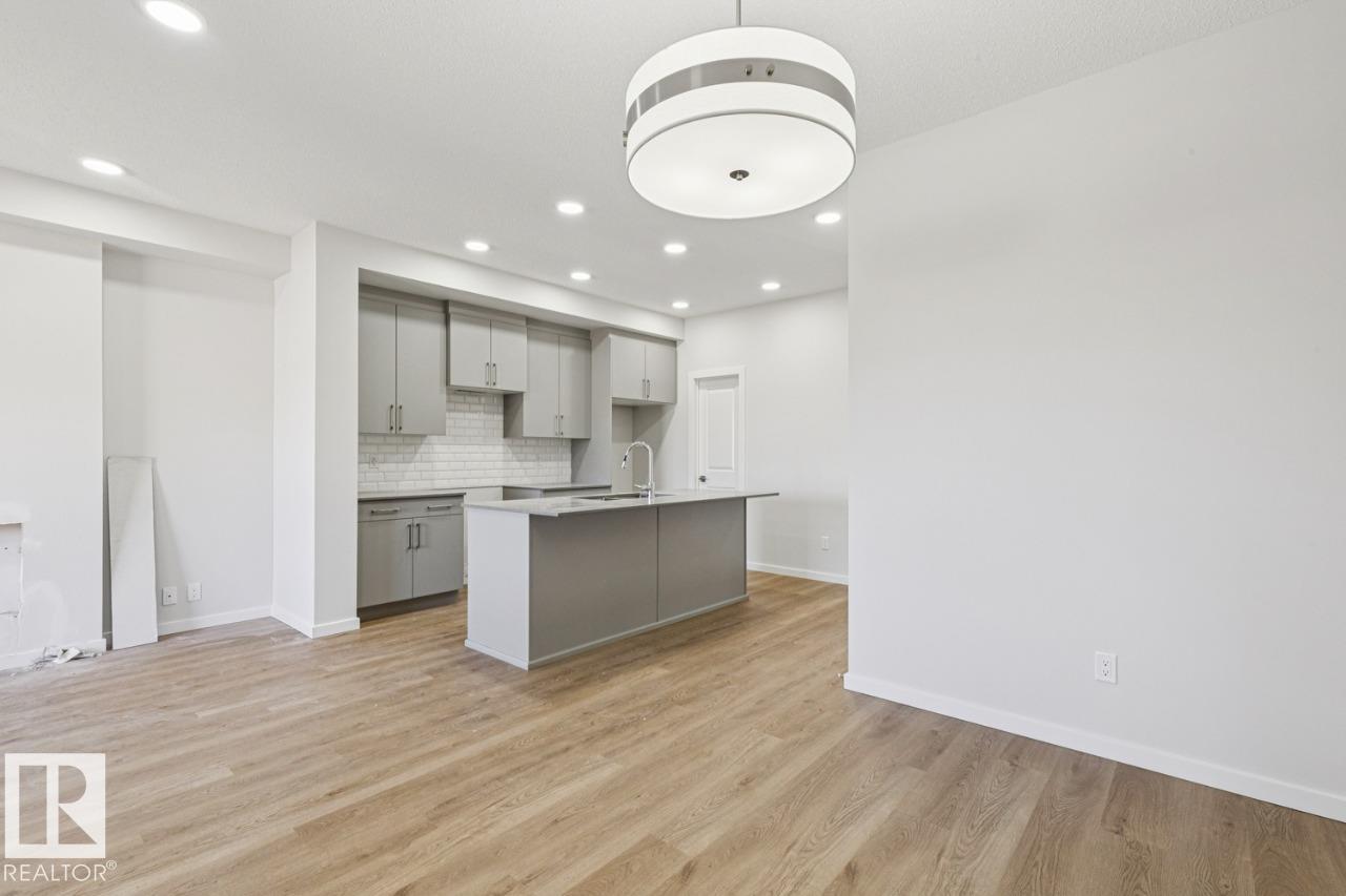 https://zimg.paragon.ice.com/ParagonImages/Property/PM/RAE/225392305/10/0/0/0ace30d4eeeac0075052400a3339cd6c/1/2a043716d96132482a9dd66759f987d0/225392305-6476a895-c6e3-4ae5-9881-4482dc65c153.JPG