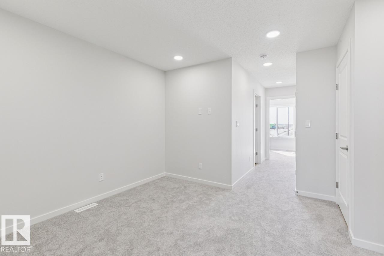 https://zimg.paragon.ice.com/ParagonImages/Property/PM/RAE/225392305/19/0/0/74aaa98fb2b1f5c93a964b5a07f932b1/1/2a043716d96132482a9dd66759f987d0/225392305-8e3feb52-792b-48cd-a404-840f6032c429.JPG