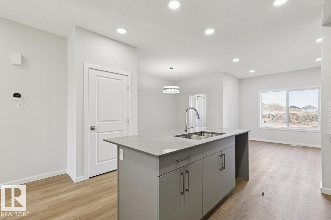 https://zimg.paragon.ice.com/ParagonImages/Property/PM/RAE/225392305/6/0/0/d58365cd335db35ba27c2094af5b588f/1/2a043716d96132482a9dd66759f987d0/225392305-976a1af5-a6b7-46cf-9ae3-3bdc2494781c.JPG