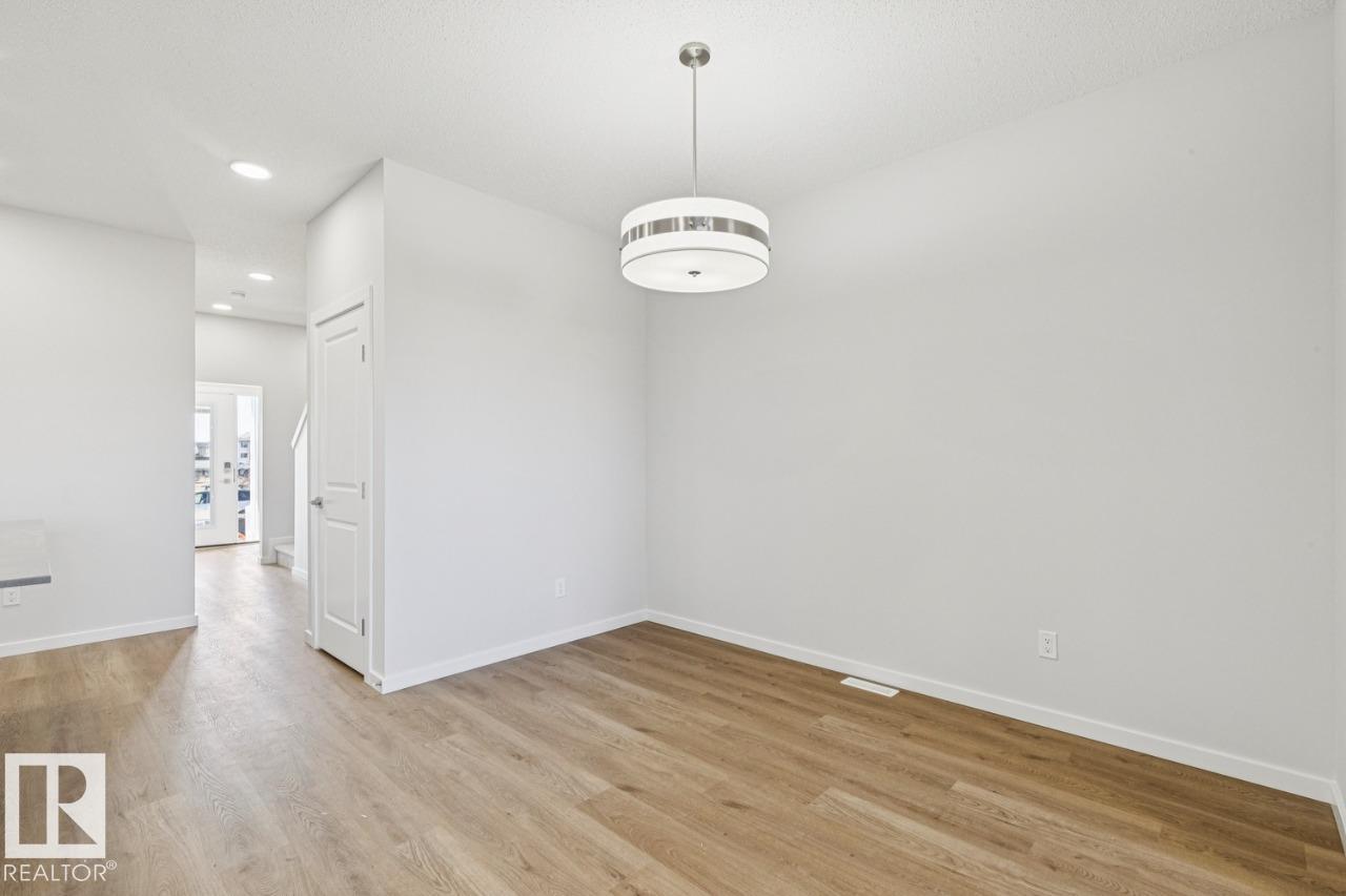 https://zimg.paragon.ice.com/ParagonImages/Property/PM/RAE/225392305/9/0/0/452783b5eae5665391386824f3d4386a/1/2a043716d96132482a9dd66759f987d0/225392305-59721bb3-da20-4747-9b27-292da2d0469c.JPG