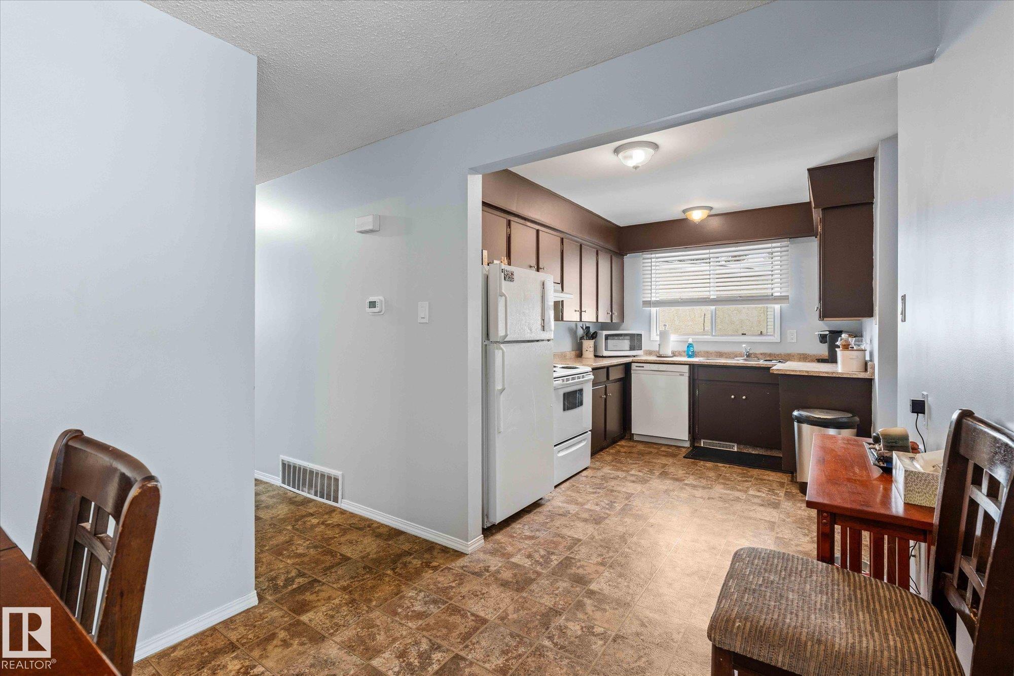 Photo 19 at 21 Fenwick Crescent, Forest Lawn, St. Albert