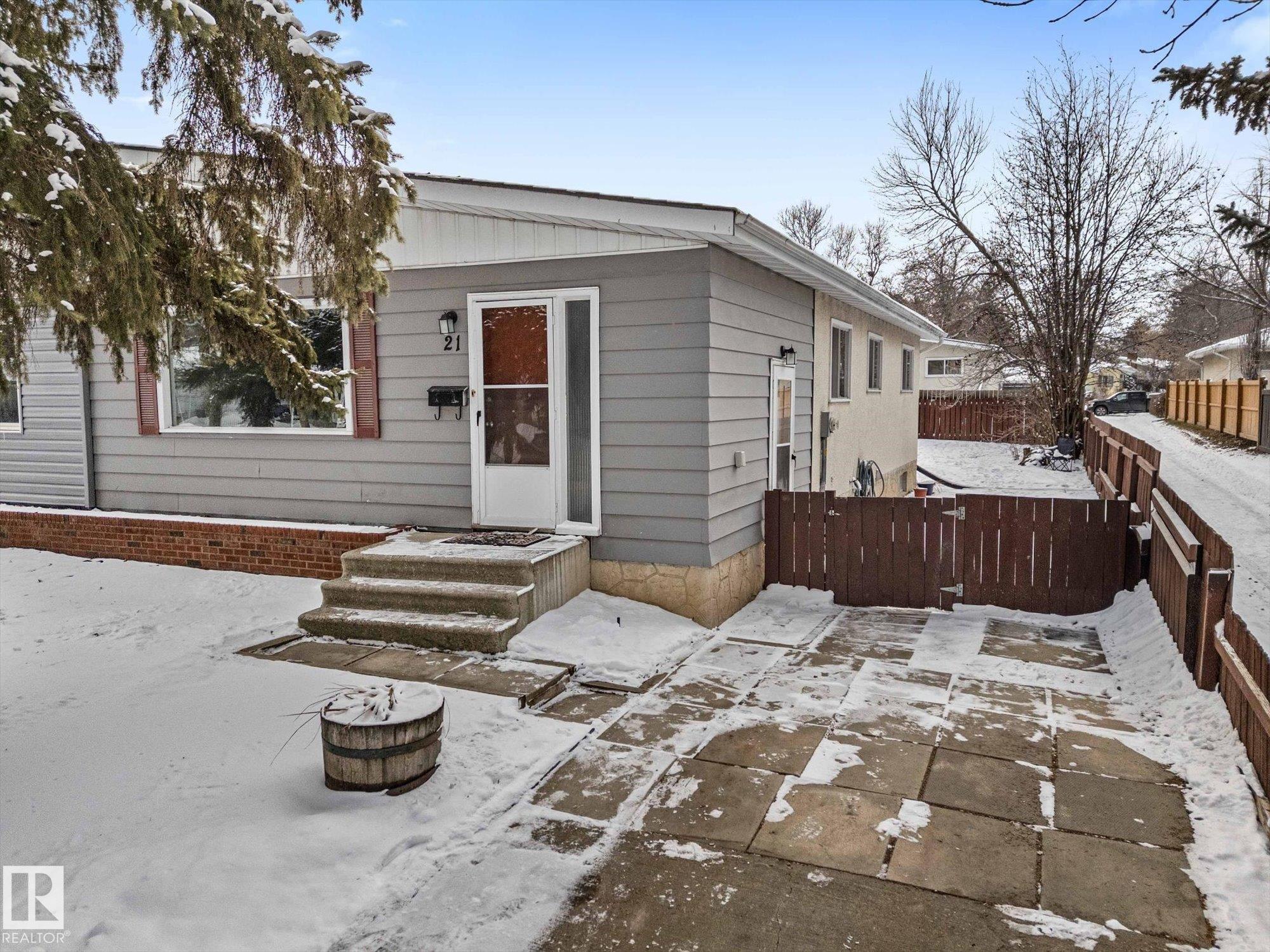 21 Fenwick Crescent, Forest Lawn, St. Albert