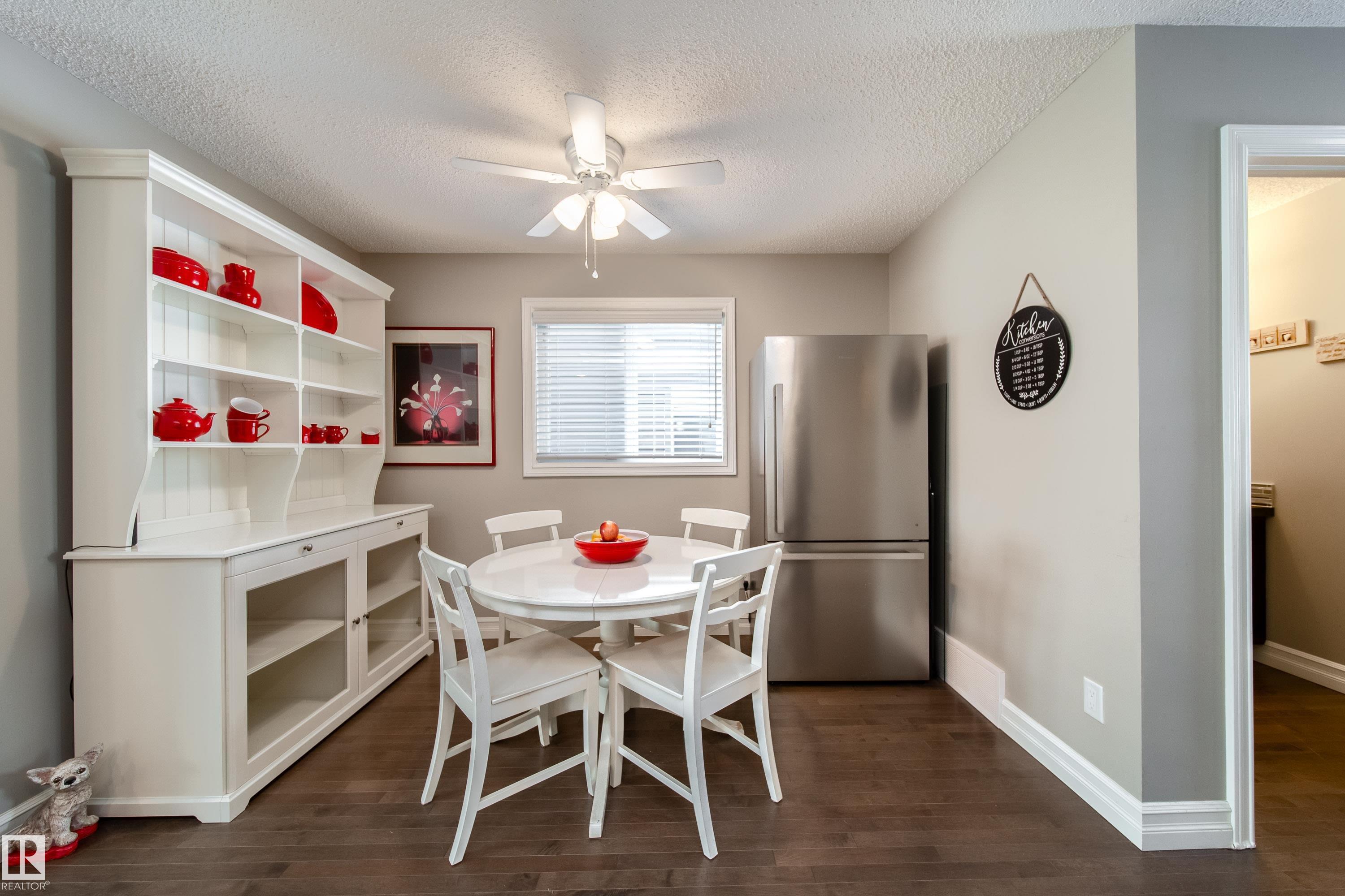 Photo 11 at 839 37 Avenue NW, Maple Crest, Edmonton