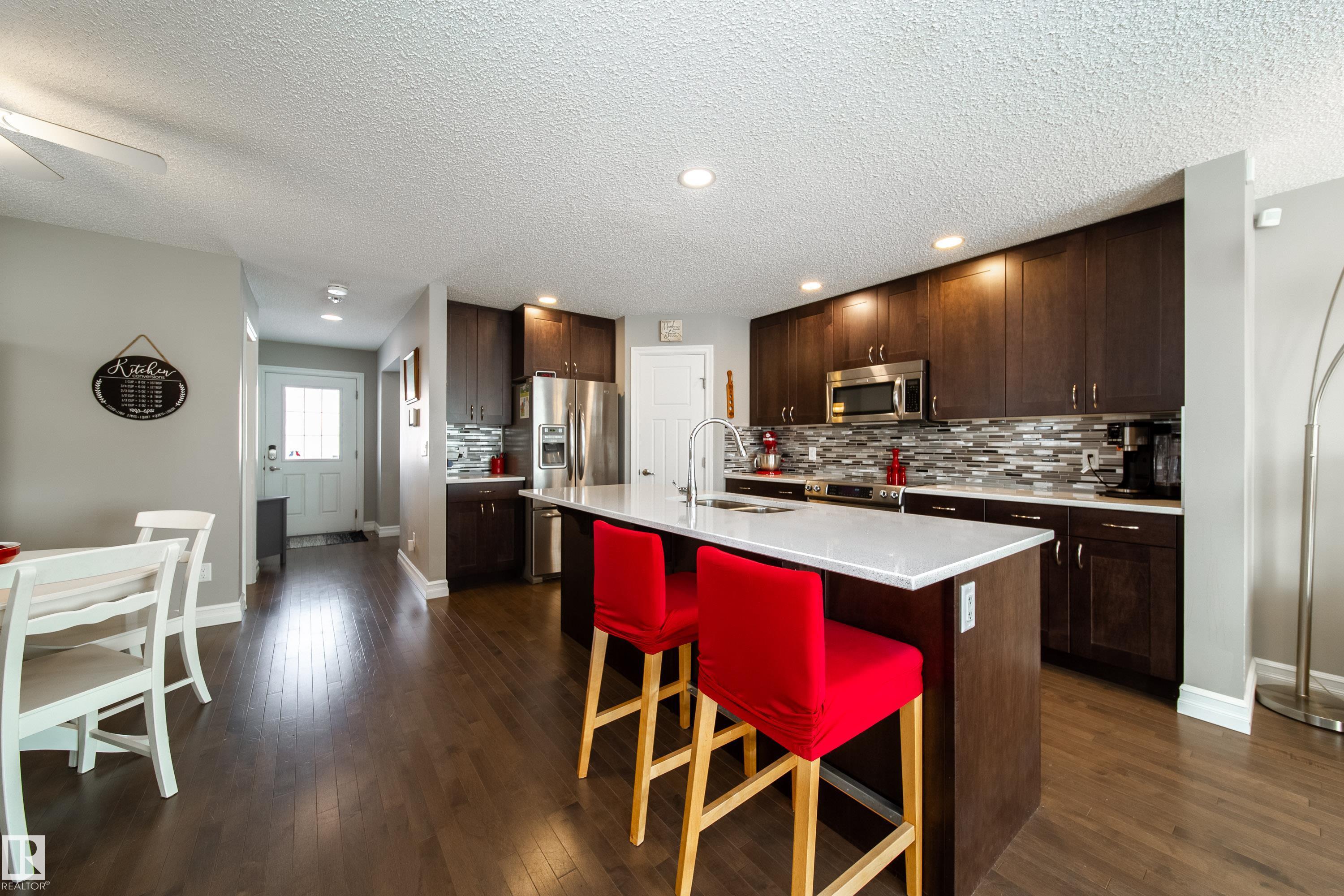 Photo 16 at 839 37 Avenue NW, Maple Crest, Edmonton