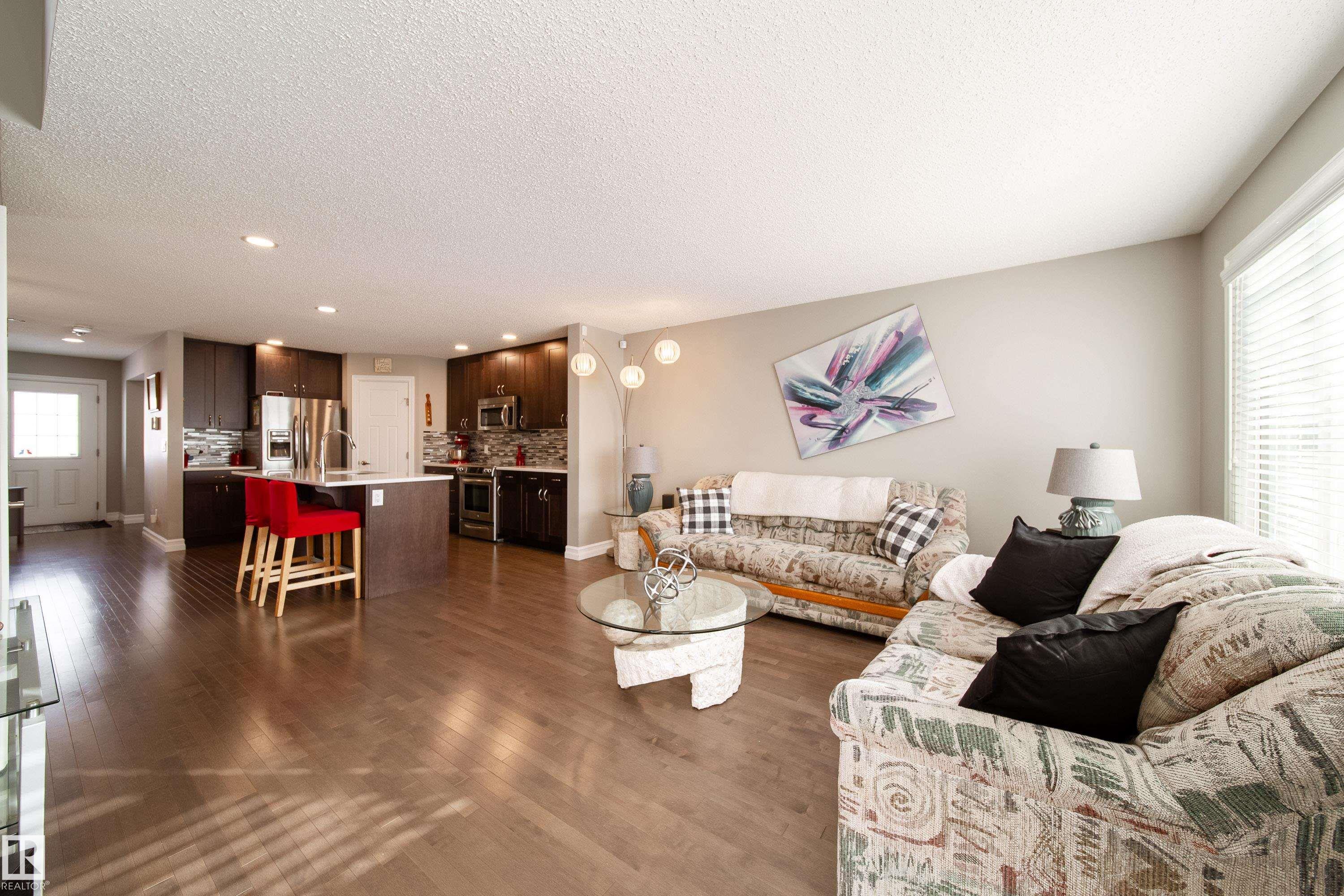 Photo 20 at 839 37 Avenue NW, Maple Crest, Edmonton