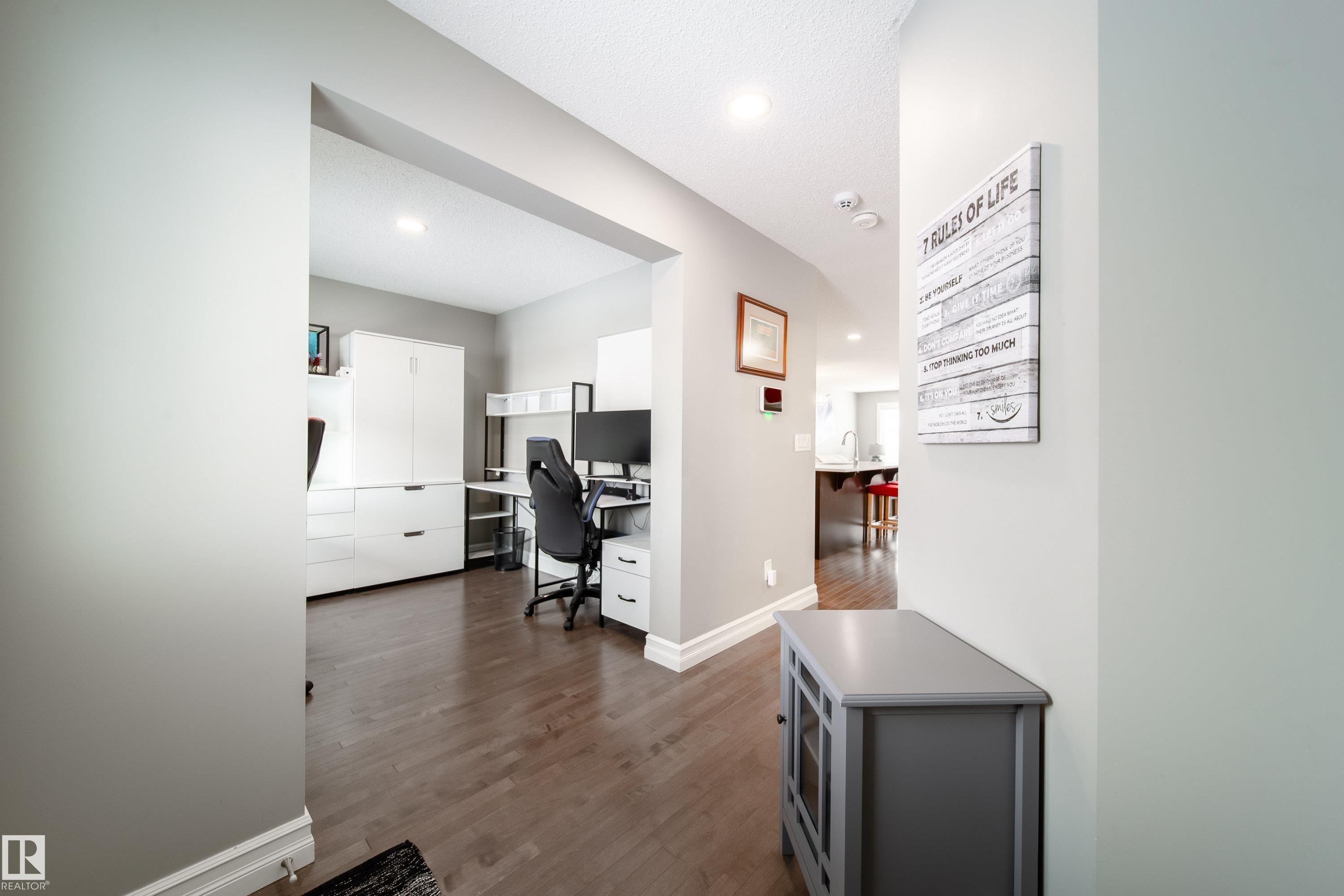 839 37 Avenue NW, Maple Crest, Edmonton