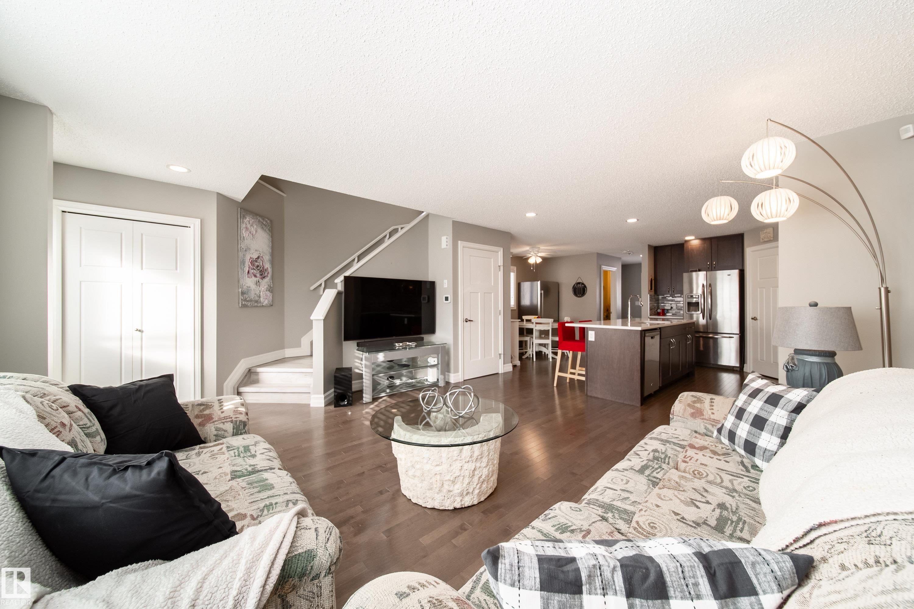 Photo 21 at 839 37 Avenue NW, Maple Crest, Edmonton