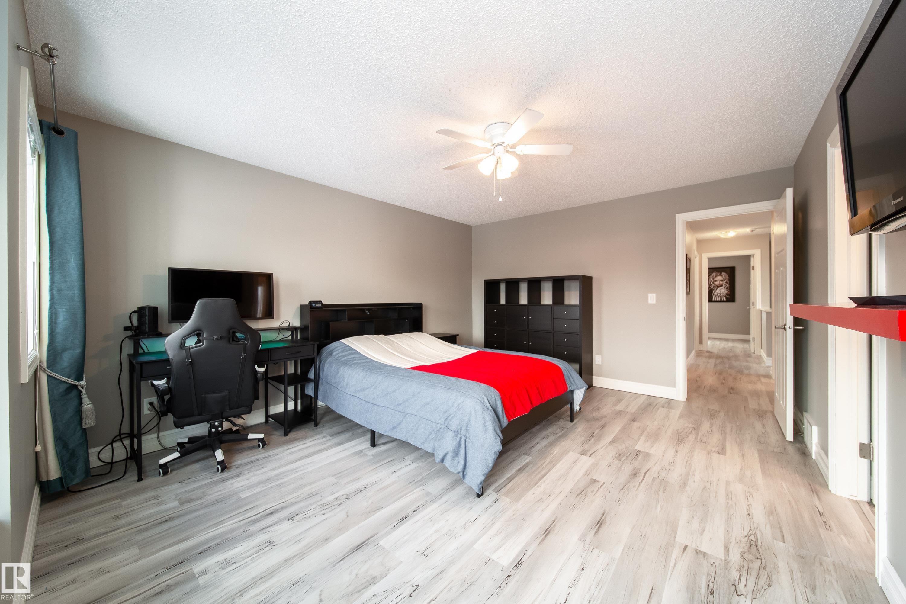 Photo 32 at 839 37 Avenue NW, Maple Crest, Edmonton
