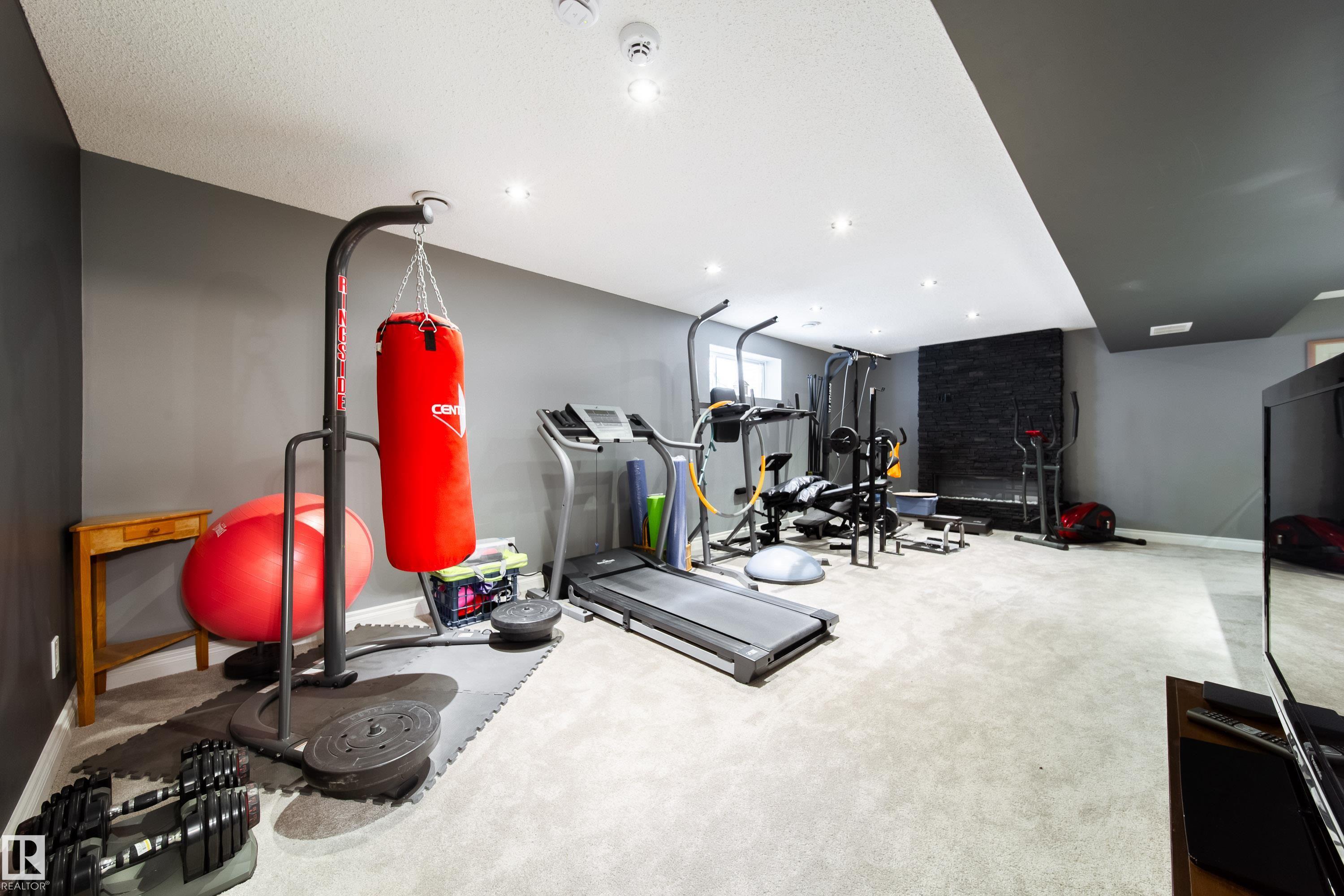 Photo 40 at 839 37 Avenue NW, Maple Crest, Edmonton