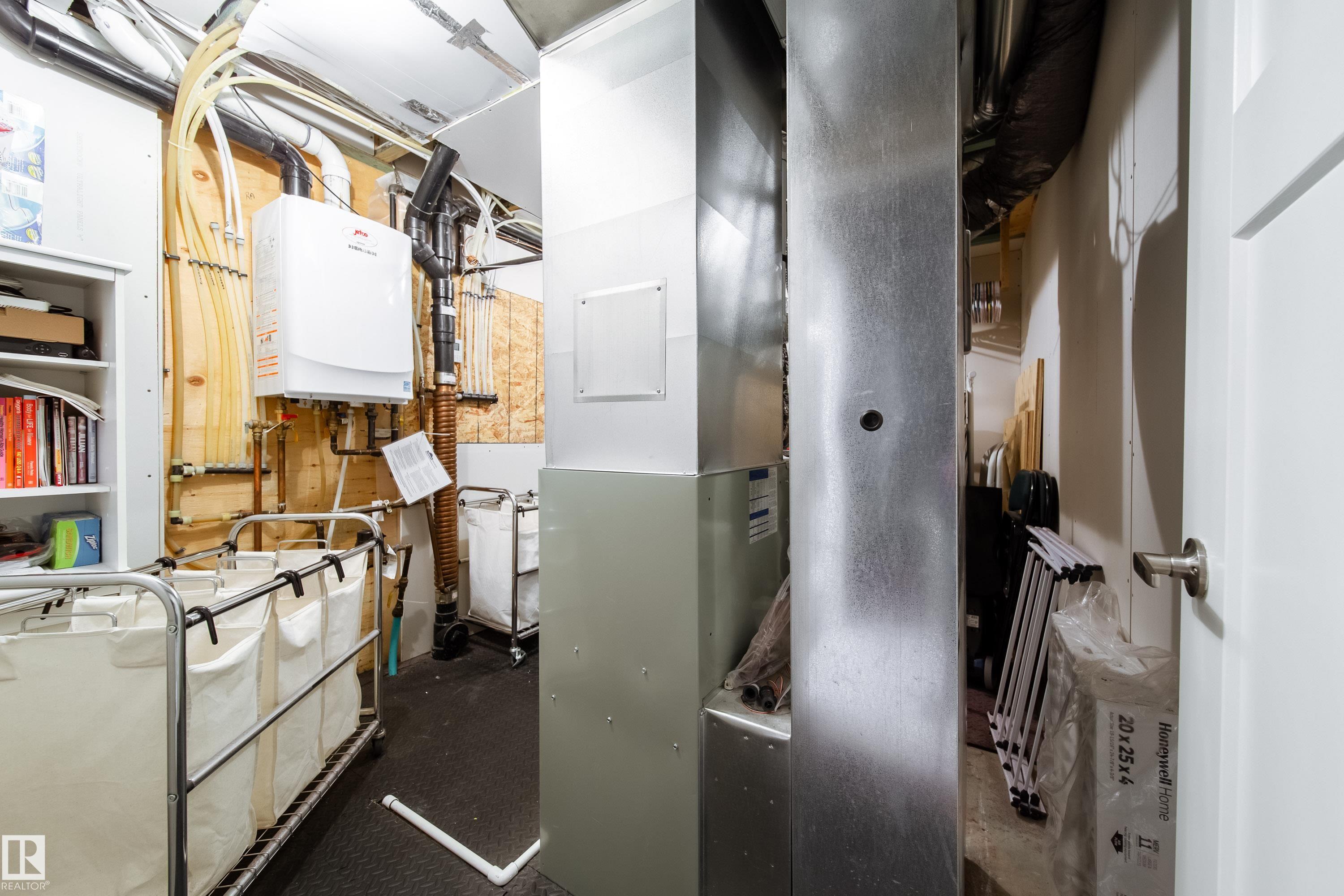 Photo 44 at 839 37 Avenue NW, Maple Crest, Edmonton