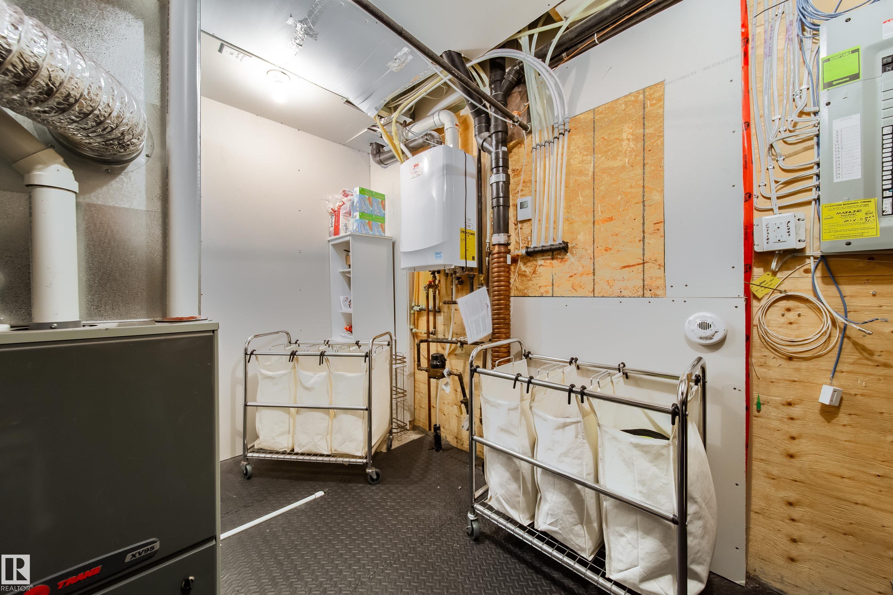 Photo 46 at 839 37 Avenue NW, Maple Crest, Edmonton